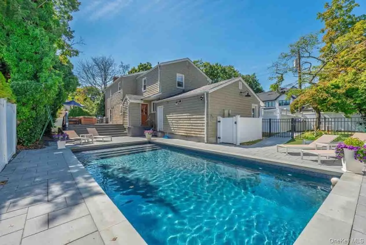 2 Ike Place, Hempstead, NY, 4 Bedrooms Bedrooms, 11 Rooms Rooms,3 BathroomsBathrooms,Residential,For Rent,Ike,0,1048827 2 Ike Place, Hempstead, NY, 4 Bedrooms Bedrooms, 11 Rooms Rooms,3 BathroomsBathrooms,Residential,For Rent,Ike,0,1048827