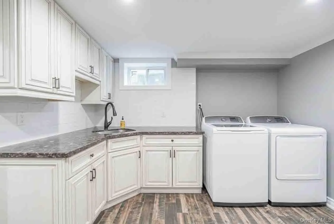 2 Ike Place, Hempstead, NY, 4 Bedrooms Bedrooms, 11 Rooms Rooms,3 BathroomsBathrooms,Residential,For Rent,Ike,0,1048827 2 Ike Place, Hempstead, NY, 4 Bedrooms Bedrooms, 11 Rooms Rooms,3 BathroomsBathrooms,Residential,For Rent,Ike,0,1048827