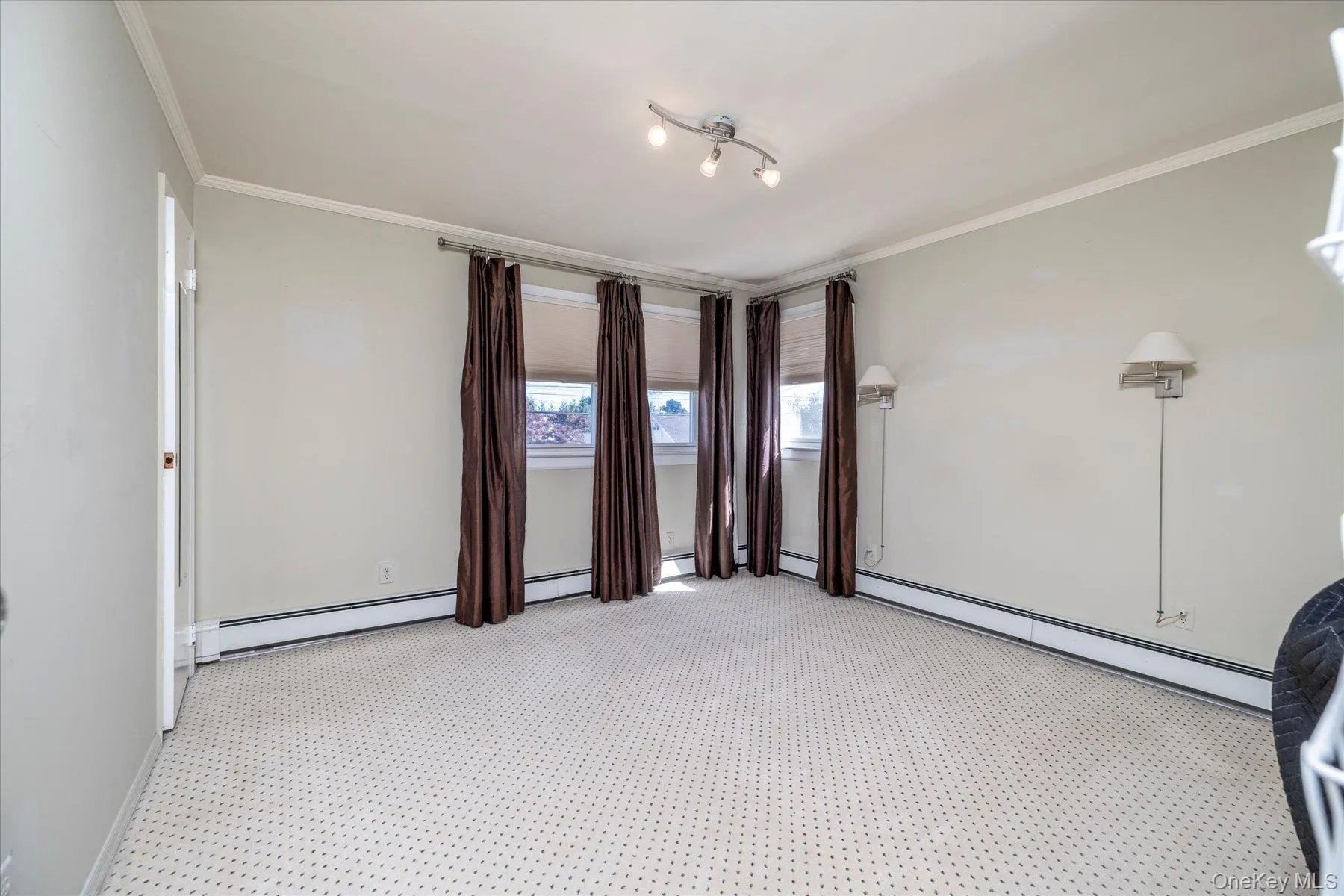 129 Arlyn Drive, Oyster Bay, NY, 5 Bedrooms Bedrooms, 9 Rooms Rooms,2 BathroomsBathrooms,Residential,For Rent,Arlyn,0,1048828 129 Arlyn Drive, Oyster Bay, NY, 5 Bedrooms Bedrooms, 9 Rooms Rooms,2 BathroomsBathrooms,Residential,For Rent,Arlyn,0,1048828