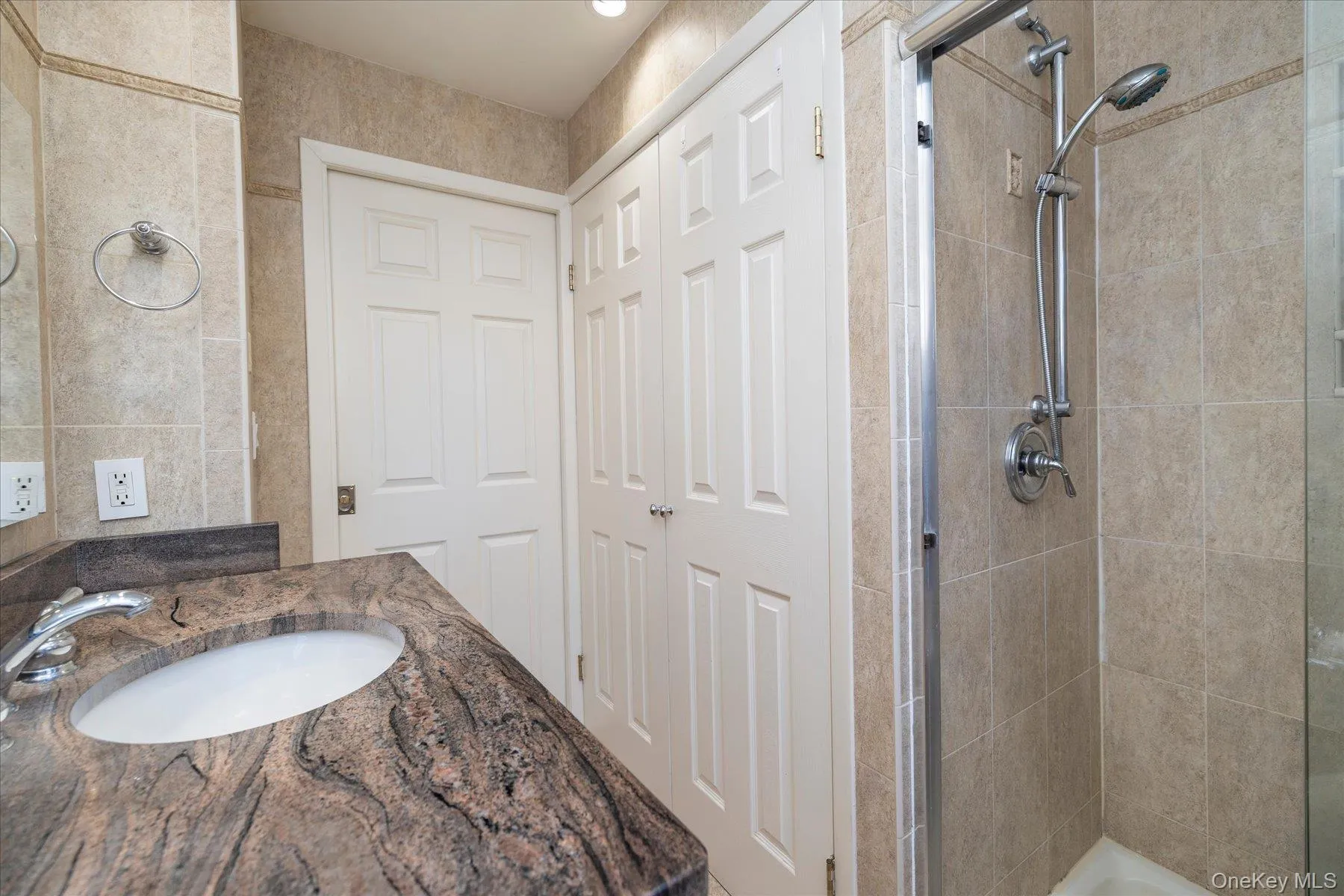 129 Arlyn Drive, Oyster Bay, NY, 5 Bedrooms Bedrooms, 9 Rooms Rooms,2 BathroomsBathrooms,Residential,For Rent,Arlyn,0,1048828 129 Arlyn Drive, Oyster Bay, NY, 5 Bedrooms Bedrooms, 9 Rooms Rooms,2 BathroomsBathrooms,Residential,For Rent,Arlyn,0,1048828