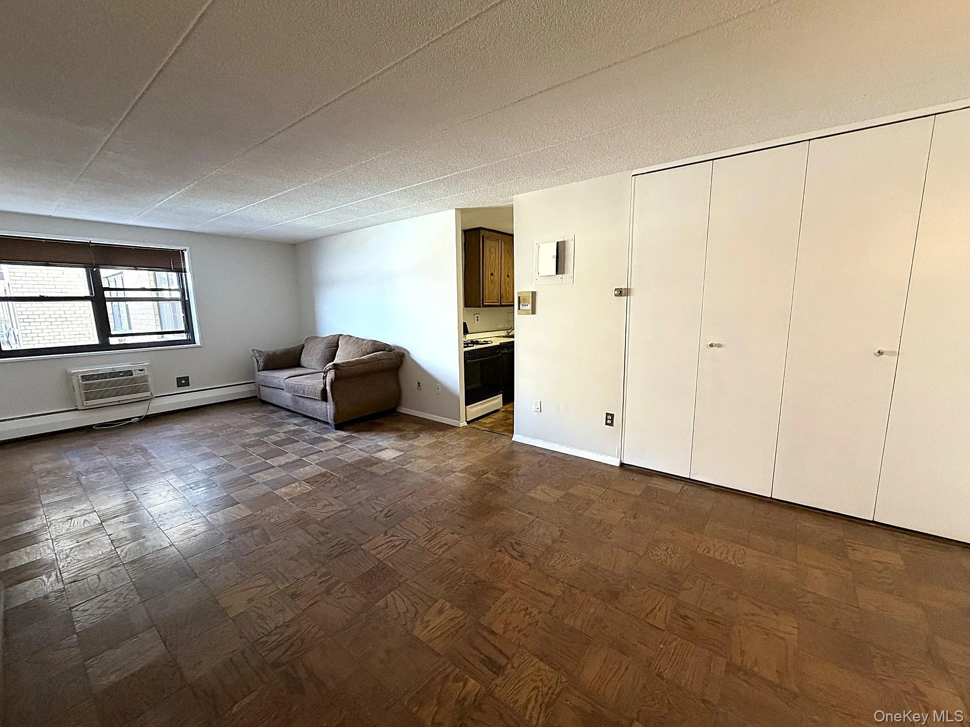 1085 Warburton Avenue, Yonkers, NY, 1 Bedroom Bedrooms, 3 Rooms Rooms,1 BathroomBathrooms,Residential,For Rent,Warburton,0,1048829 1085 Warburton Avenue, Yonkers, NY, 1 Bedroom Bedrooms, 3 Rooms Rooms,1 BathroomBathrooms,Residential,For Rent,Warburton,0,1048829