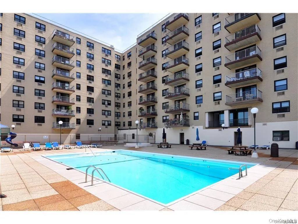 Large, heated pool. Large, heated pool.