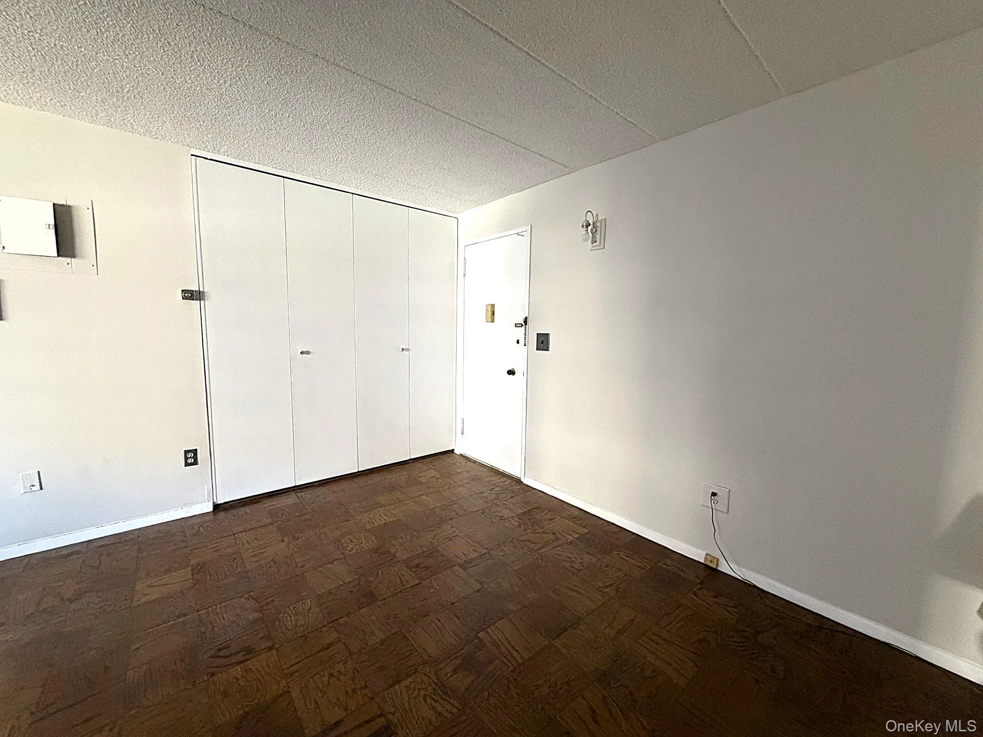 Entrance to the unit. Entrance to the unit.