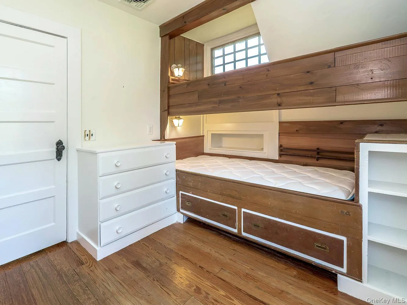 Second bedroom with built in wooden bunk beds Second bedroom with built in wooden bunk beds