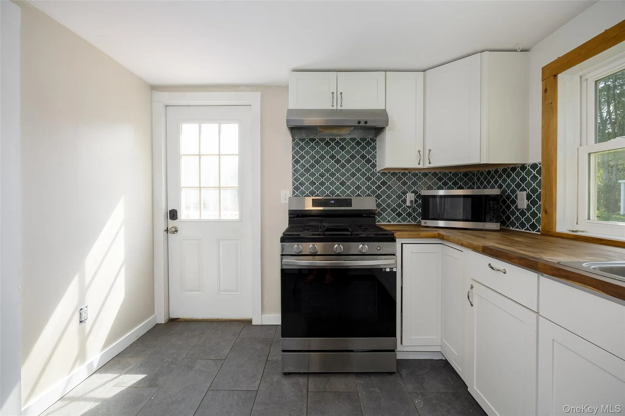 4 Stoley Lane, Saugerties, NY, 3 Bedrooms Bedrooms, 6 Rooms Rooms,2 BathroomsBathrooms,Residential,For Rent,Stoley,0,1048840 4 Stoley Lane, Saugerties, NY, 3 Bedrooms Bedrooms, 6 Rooms Rooms,2 BathroomsBathrooms,Residential,For Rent,Stoley,0,1048840