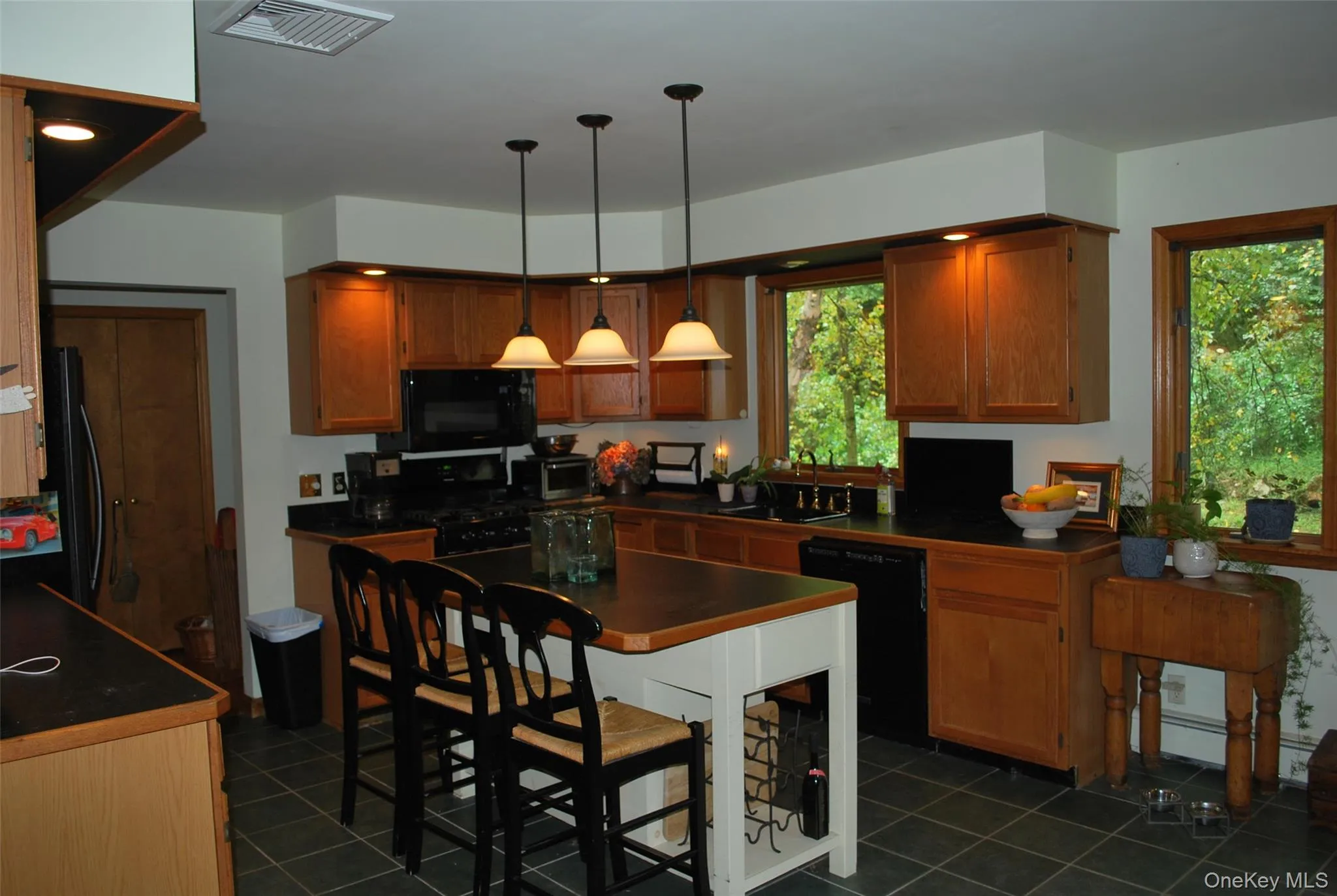 7 Abbey Road, Warwick (town), NY, 3 Bedrooms Bedrooms, 7 Rooms Rooms,2 BathroomsBathrooms,Residential,For Rent,Abbey,0,1048848 7 Abbey Road, Warwick (town), NY, 3 Bedrooms Bedrooms, 7 Rooms Rooms,2 BathroomsBathrooms,Residential,For Rent,Abbey,0,1048848