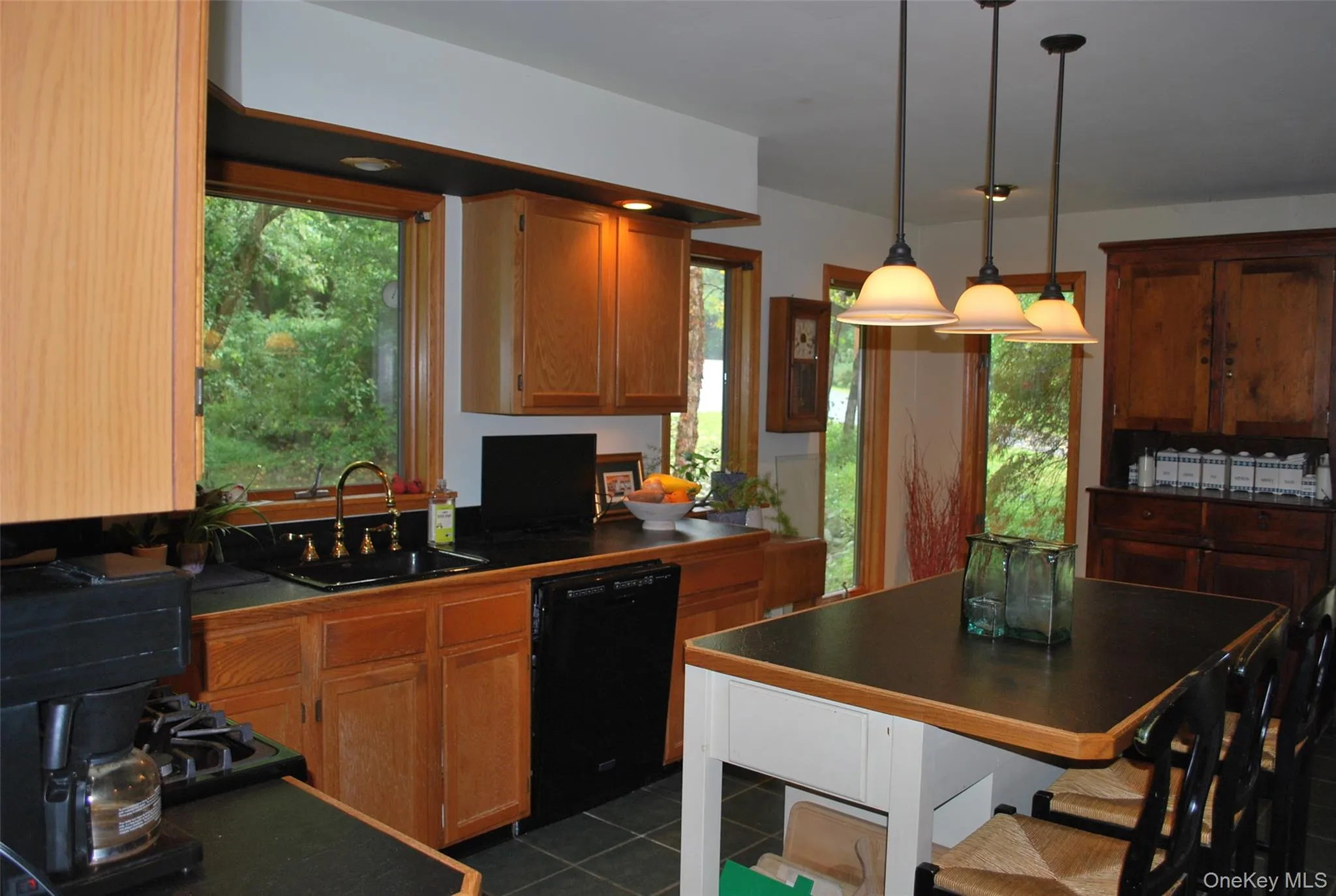 7 Abbey Road, Warwick (town), NY, 3 Bedrooms Bedrooms, 7 Rooms Rooms,2 BathroomsBathrooms,Residential,For Rent,Abbey,0,1048848 7 Abbey Road, Warwick (town), NY, 3 Bedrooms Bedrooms, 7 Rooms Rooms,2 BathroomsBathrooms,Residential,For Rent,Abbey,0,1048848