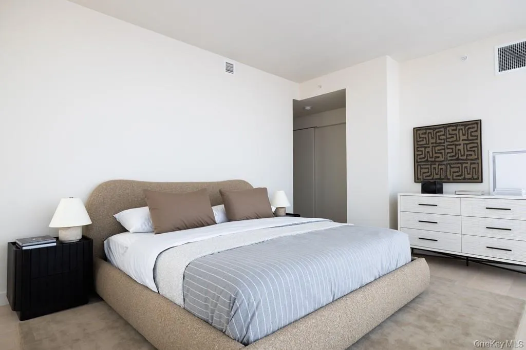 131-01 40th Road, New York, NY, 3 Bedrooms Bedrooms, 8 Rooms Rooms,3 BathroomsBathrooms,Residential Lease,For Rent,40th,0,1048852 131-01 40th Road, New York, NY, 3 Bedrooms Bedrooms, 8 Rooms Rooms,3 BathroomsBathrooms,Residential Lease,For Rent,40th,0,1048852