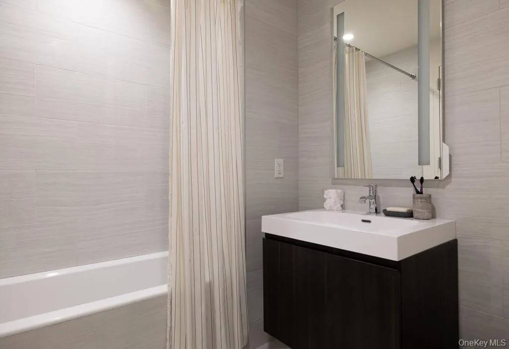 131-01 40th Road, New York, NY, 3 Bedrooms Bedrooms, 8 Rooms Rooms,3 BathroomsBathrooms,Residential Lease,For Rent,40th,0,1048852 131-01 40th Road, New York, NY, 3 Bedrooms Bedrooms, 8 Rooms Rooms,3 BathroomsBathrooms,Residential Lease,For Rent,40th,0,1048852