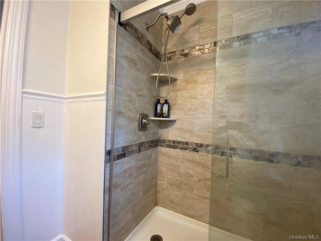 17 Harriman Avenue, Ramapo, NY, 2 Bedrooms Bedrooms, 6 Rooms Rooms,1 BathroomBathrooms,Residential Lease,For Rent,Harriman,0,1048855 17 Harriman Avenue, Ramapo, NY, 2 Bedrooms Bedrooms, 6 Rooms Rooms,1 BathroomBathrooms,Residential Lease,For Rent,Harriman,0,1048855