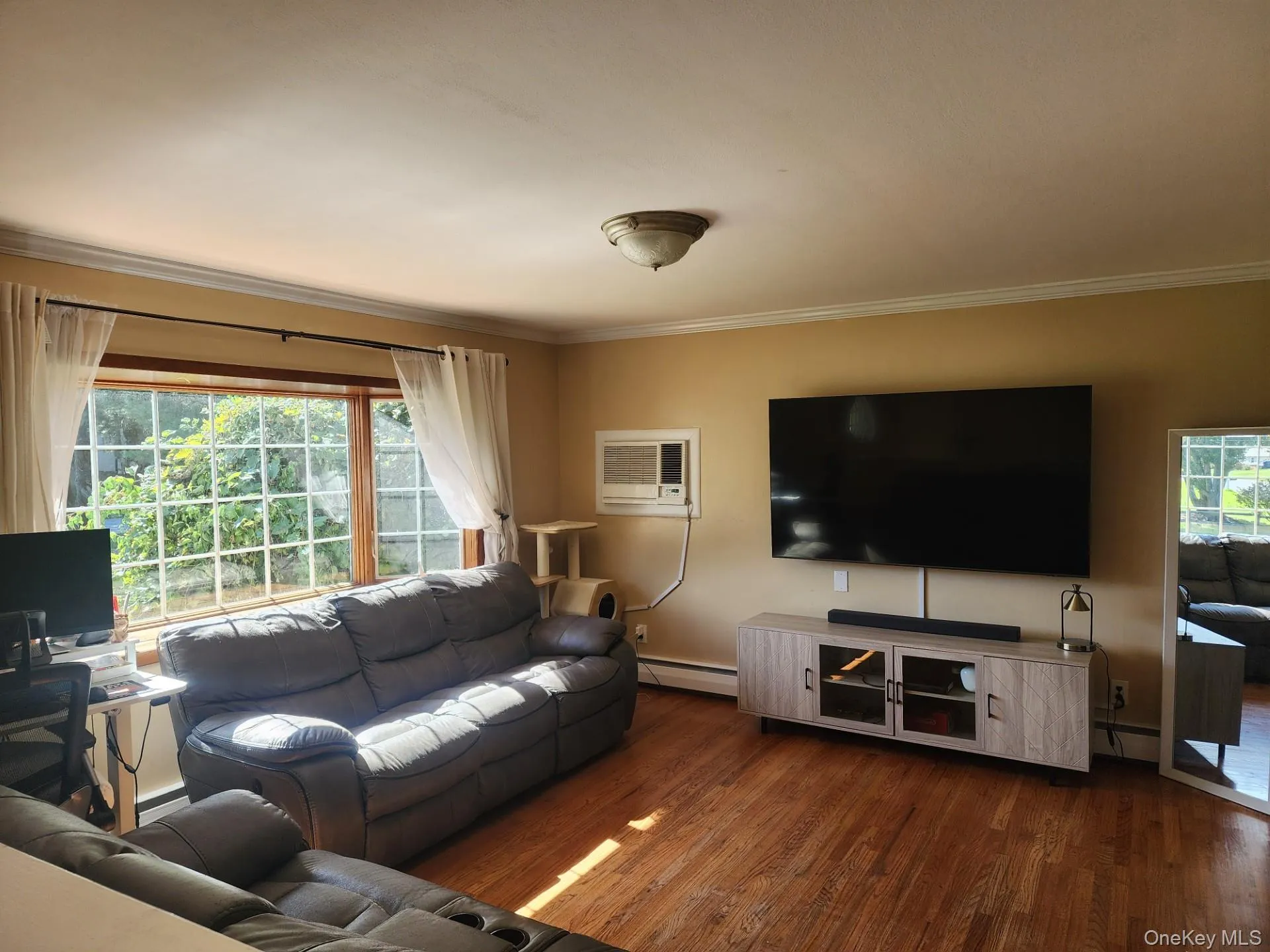 Rooms are filled with abundant Natural Light Rooms are filled with abundant Natural Light