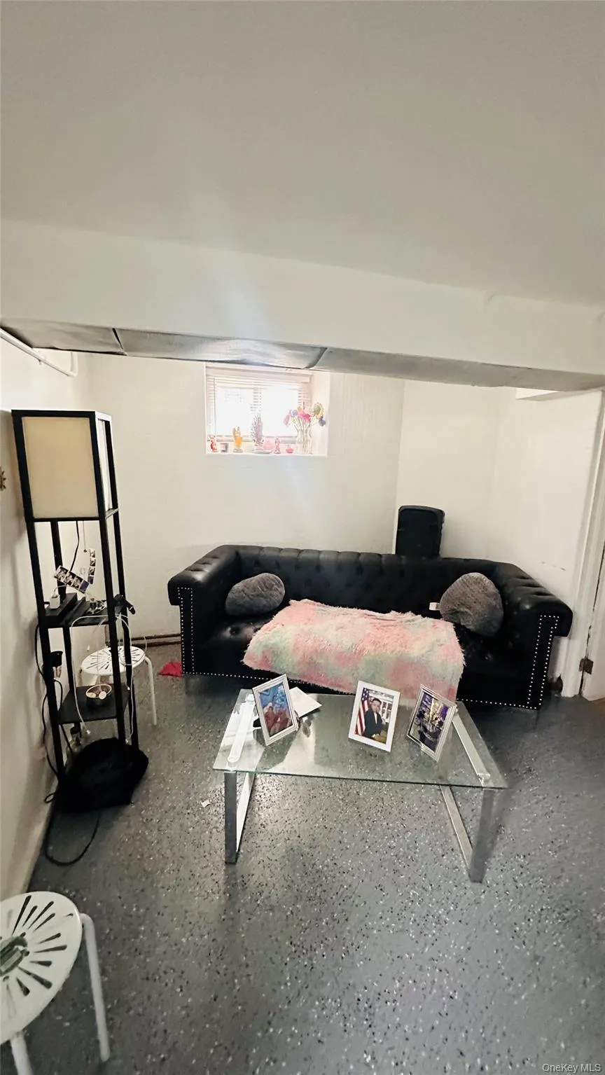 92-11 107th Street, New York, NY, 6 Bedrooms Bedrooms, 10 Rooms Rooms,4 BathroomsBathrooms,Residential,For Rent,107th,0,1048868 92-11 107th Street, New York, NY, 6 Bedrooms Bedrooms, 10 Rooms Rooms,4 BathroomsBathrooms,Residential,For Rent,107th,0,1048868