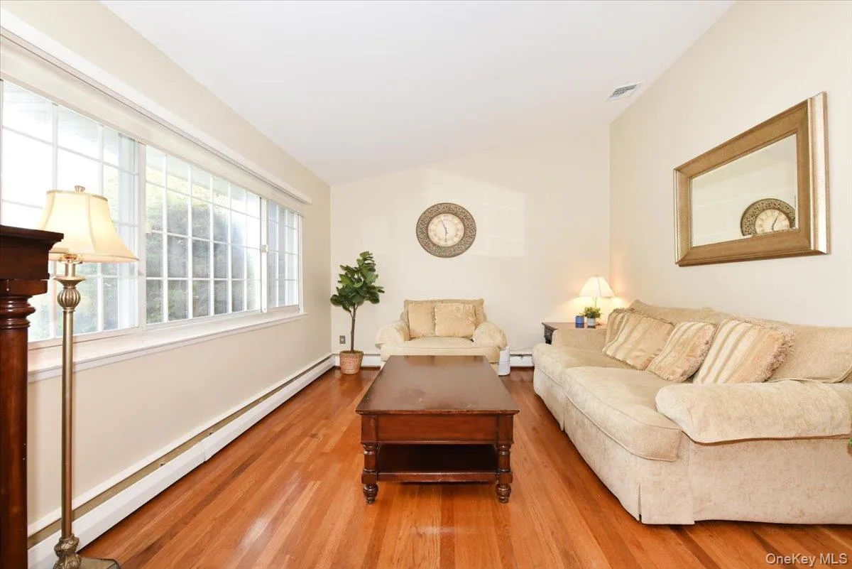 216 Linden Street, Oyster Bay, NY, 3 Bedrooms Bedrooms, 6 Rooms Rooms,2 BathroomsBathrooms,Residential,For Rent,Linden,0,1048870 216 Linden Street, Oyster Bay, NY, 3 Bedrooms Bedrooms, 6 Rooms Rooms,2 BathroomsBathrooms,Residential,For Rent,Linden,0,1048870