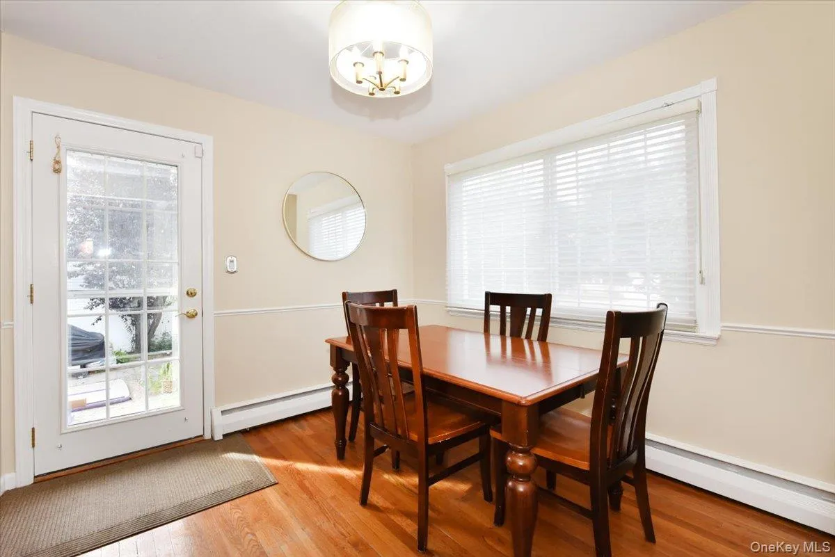 216 Linden Street, Oyster Bay, NY, 3 Bedrooms Bedrooms, 6 Rooms Rooms,2 BathroomsBathrooms,Residential,For Rent,Linden,0,1048870 216 Linden Street, Oyster Bay, NY, 3 Bedrooms Bedrooms, 6 Rooms Rooms,2 BathroomsBathrooms,Residential,For Rent,Linden,0,1048870