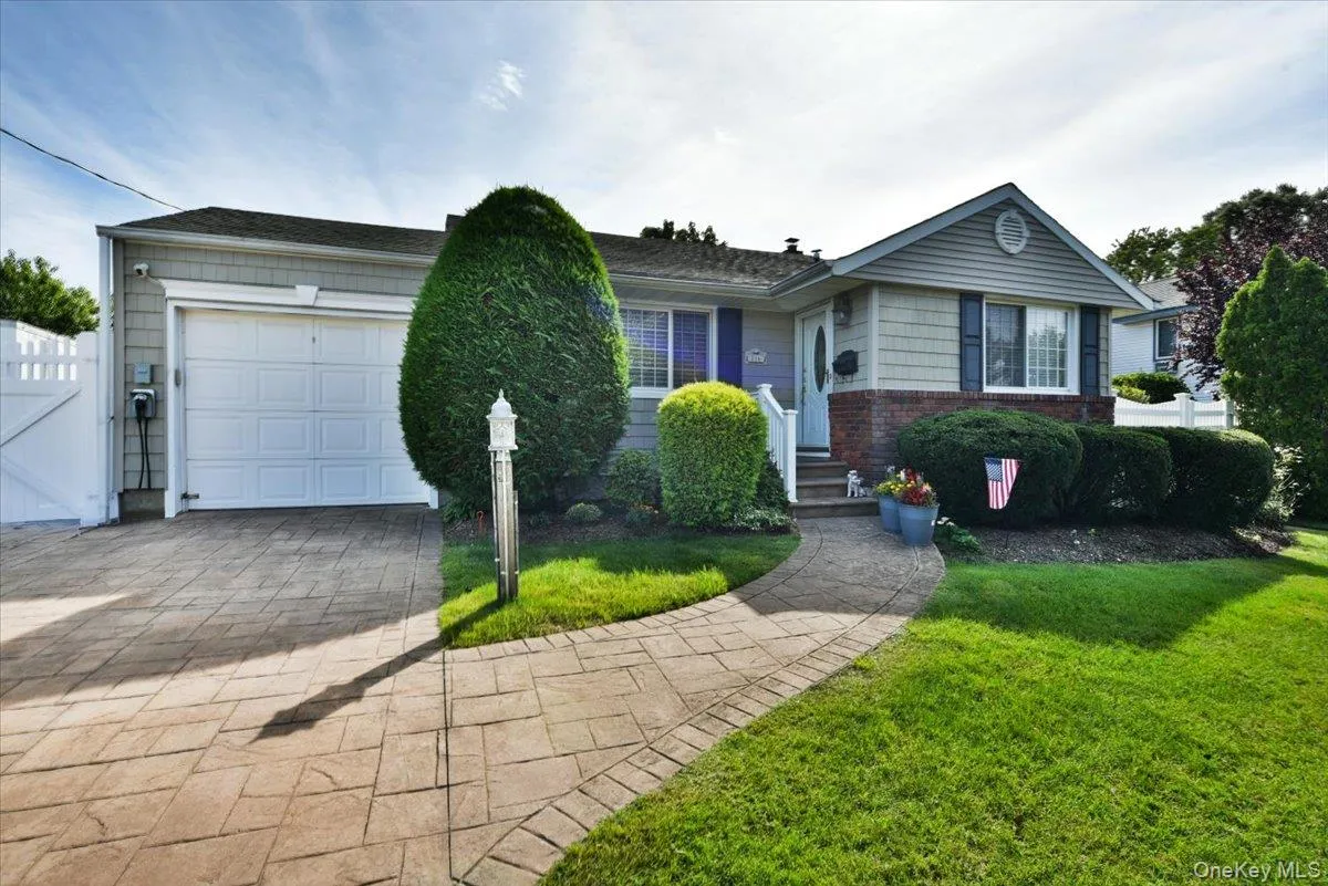 216 Linden Street, Oyster Bay, NY, 3 Bedrooms Bedrooms, 6 Rooms Rooms,2 BathroomsBathrooms,Residential,For Rent,Linden,0,1048870 216 Linden Street, Oyster Bay, NY, 3 Bedrooms Bedrooms, 6 Rooms Rooms,2 BathroomsBathrooms,Residential,For Rent,Linden,0,1048870