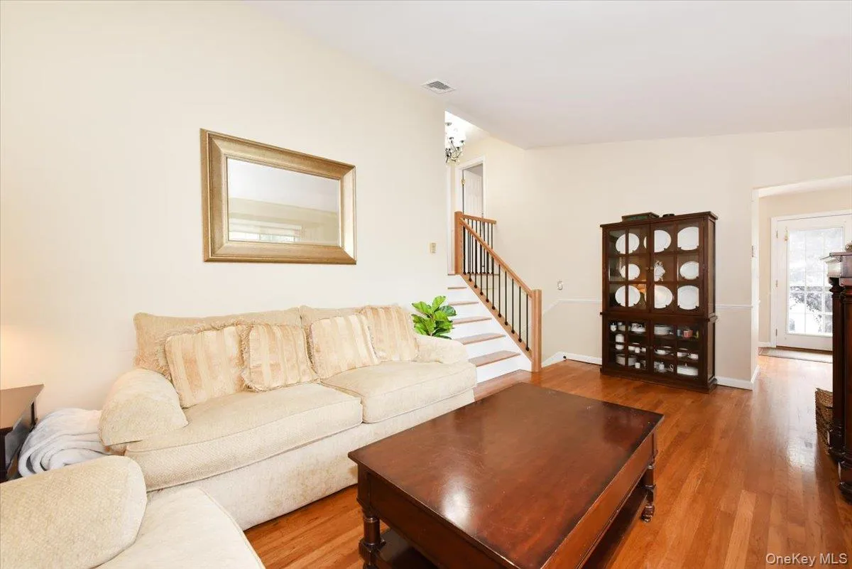 216 Linden Street, Oyster Bay, NY, 3 Bedrooms Bedrooms, 6 Rooms Rooms,2 BathroomsBathrooms,Residential,For Rent,Linden,0,1048870 216 Linden Street, Oyster Bay, NY, 3 Bedrooms Bedrooms, 6 Rooms Rooms,2 BathroomsBathrooms,Residential,For Rent,Linden,0,1048870