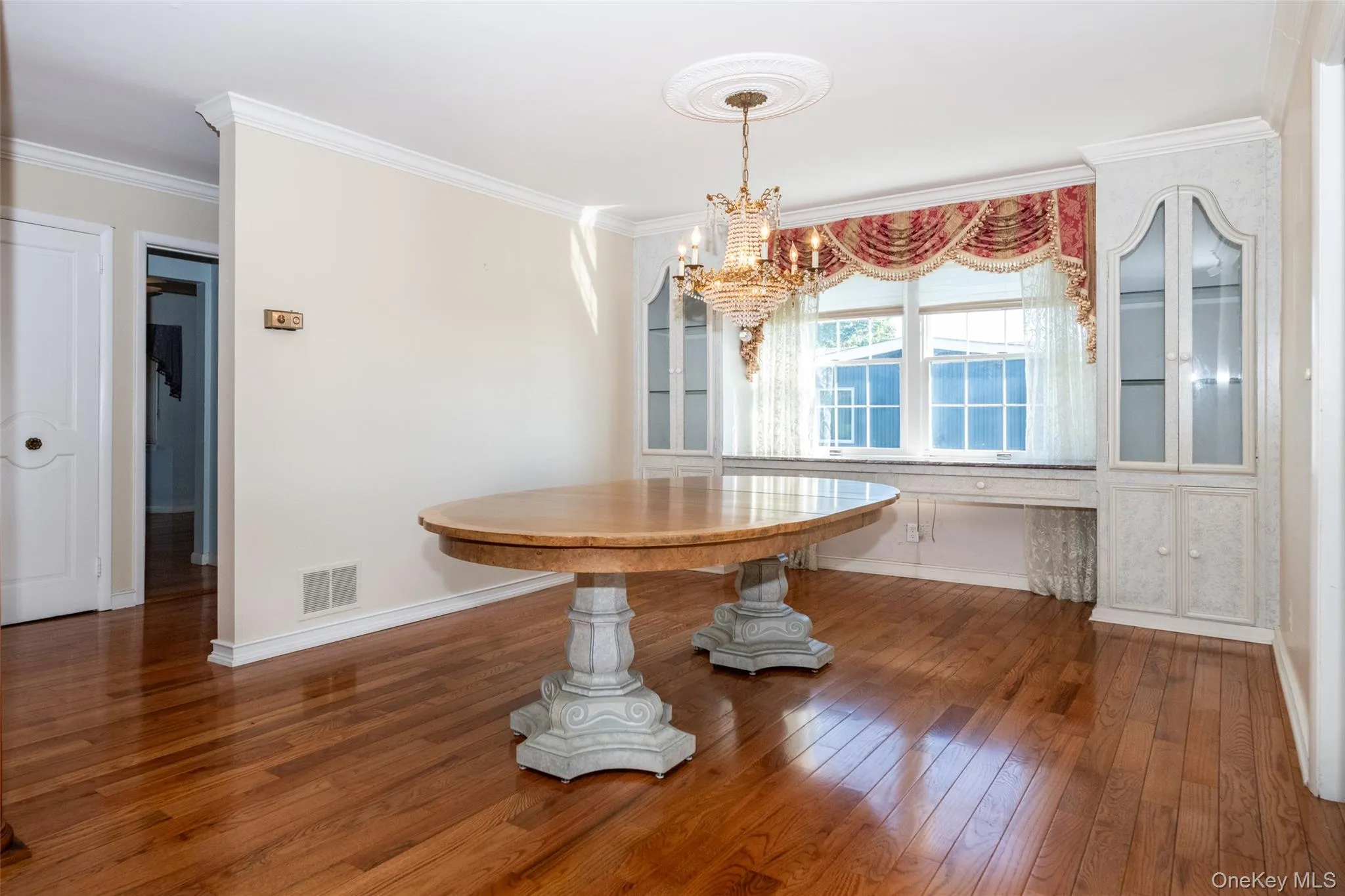73 Kensington Oval, New Rochelle, NY, 5 Bedrooms Bedrooms, 12 Rooms Rooms,4 BathroomsBathrooms,Residential,For Rent,Kensington,0,1048871 73 Kensington Oval, New Rochelle, NY, 5 Bedrooms Bedrooms, 12 Rooms Rooms,4 BathroomsBathrooms,Residential,For Rent,Kensington,0,1048871
