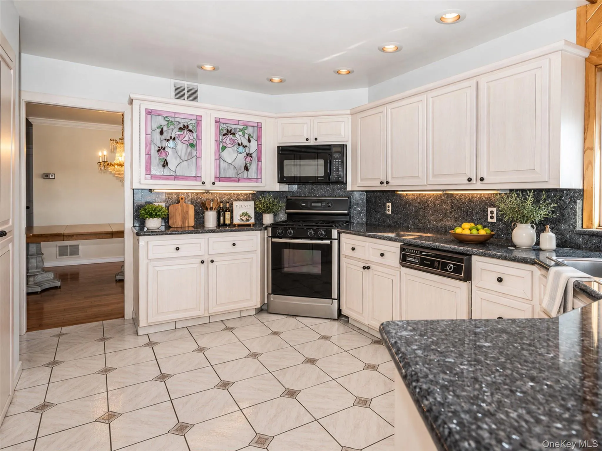 73 Kensington Oval, New Rochelle, NY, 5 Bedrooms Bedrooms, 12 Rooms Rooms,4 BathroomsBathrooms,Residential,For Rent,Kensington,0,1048871 73 Kensington Oval, New Rochelle, NY, 5 Bedrooms Bedrooms, 12 Rooms Rooms,4 BathroomsBathrooms,Residential,For Rent,Kensington,0,1048871