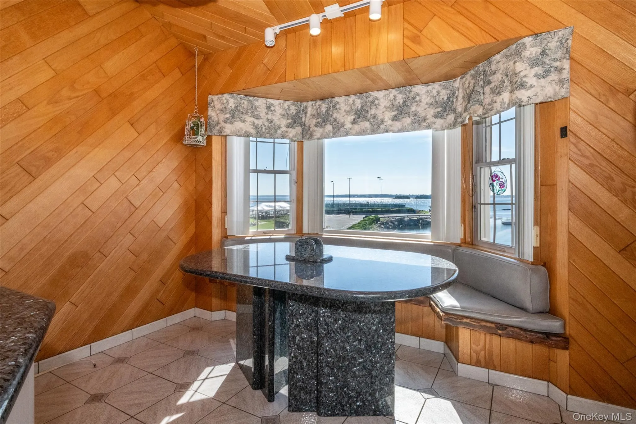 73 Kensington Oval, New Rochelle, NY, 5 Bedrooms Bedrooms, 12 Rooms Rooms,4 BathroomsBathrooms,Residential,For Rent,Kensington,0,1048871 73 Kensington Oval, New Rochelle, NY, 5 Bedrooms Bedrooms, 12 Rooms Rooms,4 BathroomsBathrooms,Residential,For Rent,Kensington,0,1048871