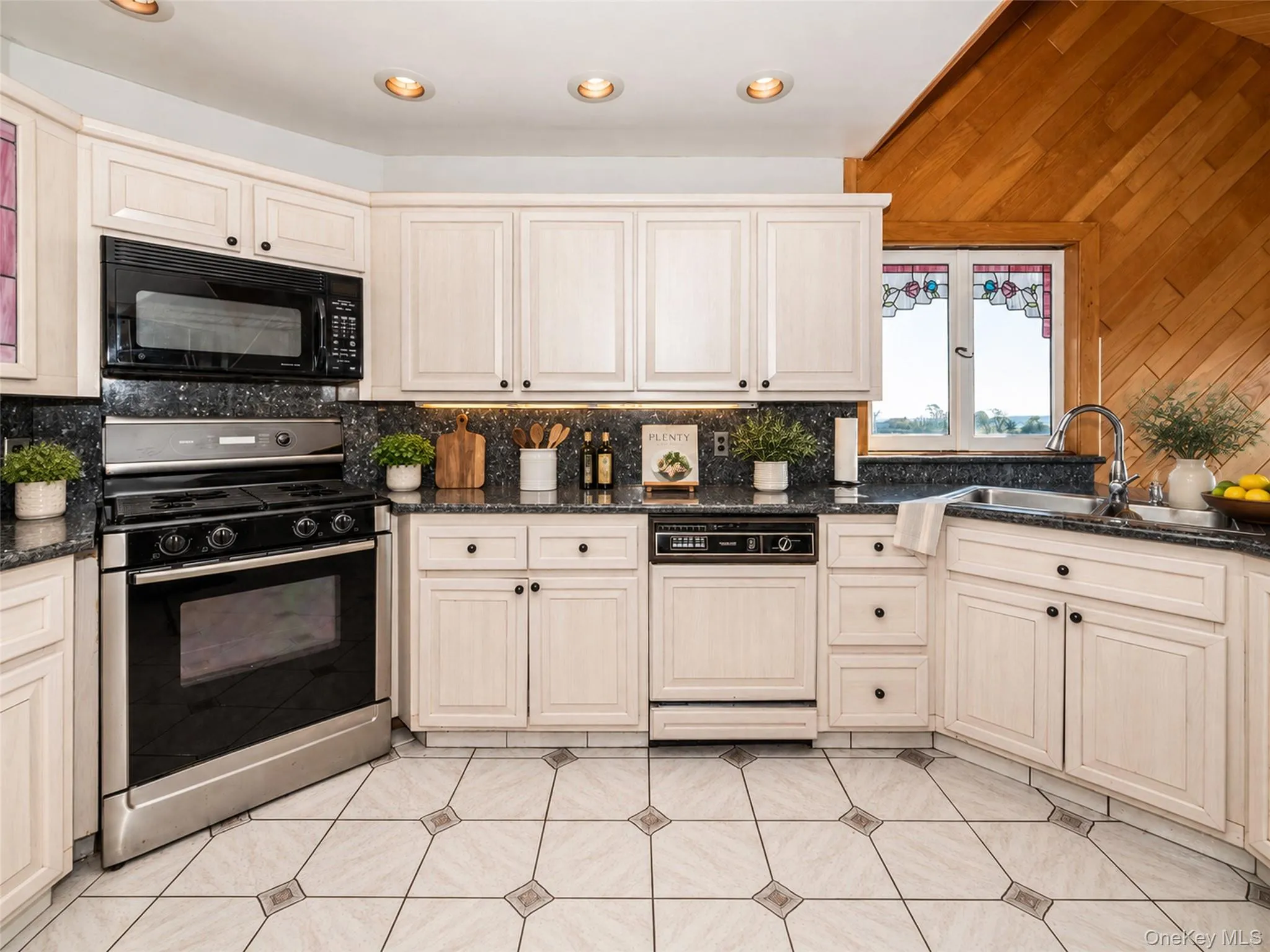 73 Kensington Oval, New Rochelle, NY, 5 Bedrooms Bedrooms, 12 Rooms Rooms,4 BathroomsBathrooms,Residential,For Rent,Kensington,0,1048871 73 Kensington Oval, New Rochelle, NY, 5 Bedrooms Bedrooms, 12 Rooms Rooms,4 BathroomsBathrooms,Residential,For Rent,Kensington,0,1048871