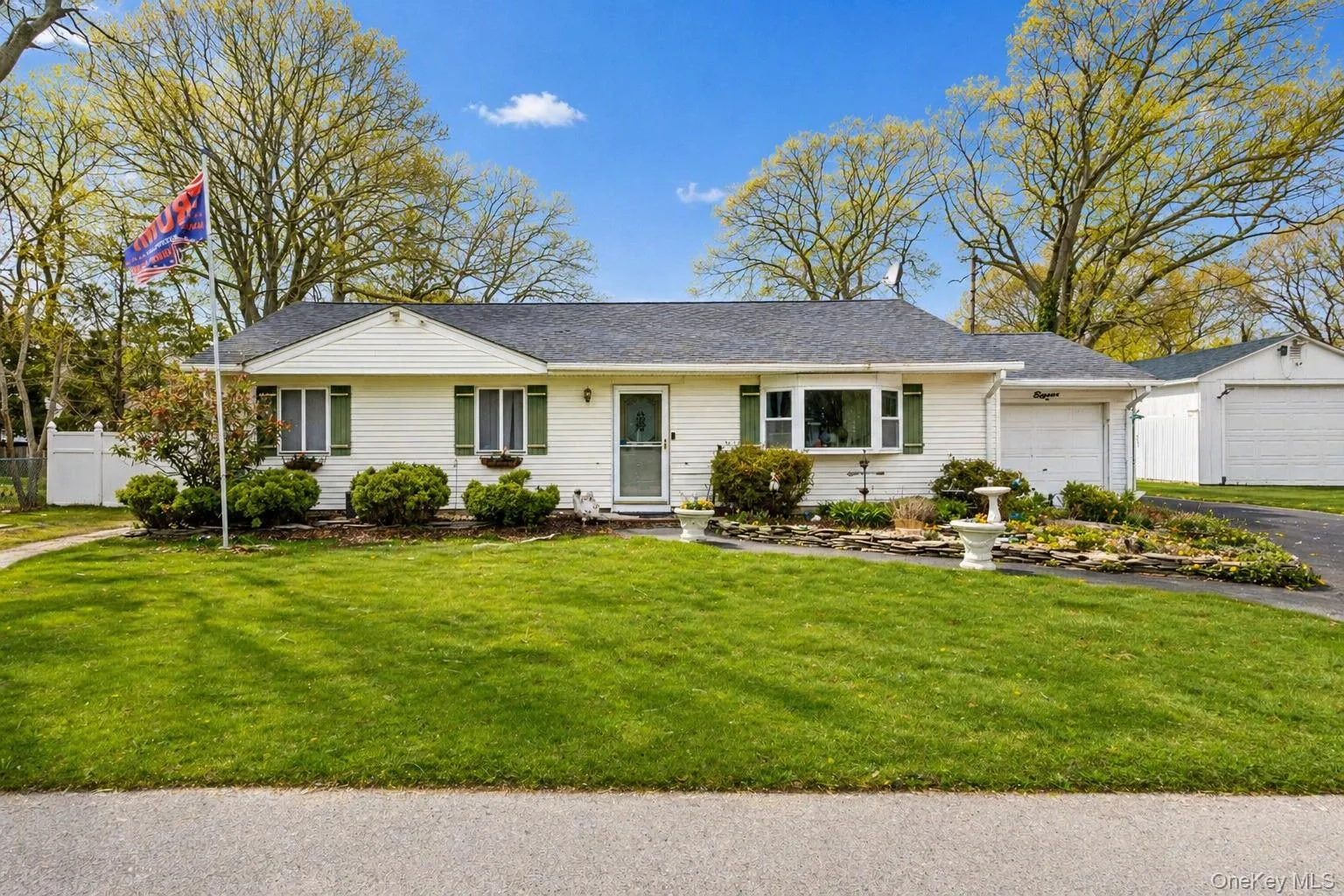 11 Seaford Road, Brookhaven, NY, 3 Bedrooms Bedrooms, 8 Rooms Rooms,2 BathroomsBathrooms,Residential,For Rent,Seaford,0,1048876 11 Seaford Road, Brookhaven, NY, 3 Bedrooms Bedrooms, 8 Rooms Rooms,2 BathroomsBathrooms,Residential,For Rent,Seaford,0,1048876