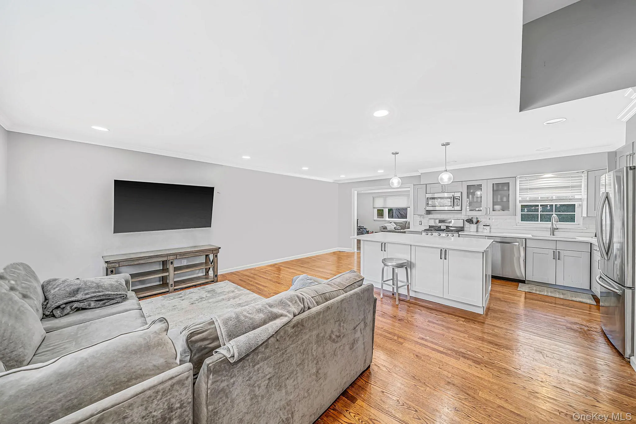 6 Otsego Place, Huntington, NY, 4 Bedrooms Bedrooms, 9 Rooms Rooms,1 BathroomBathrooms,Residential,For Rent,Otsego,0,1048882 6 Otsego Place, Huntington, NY, 4 Bedrooms Bedrooms, 9 Rooms Rooms,1 BathroomBathrooms,Residential,For Rent,Otsego,0,1048882