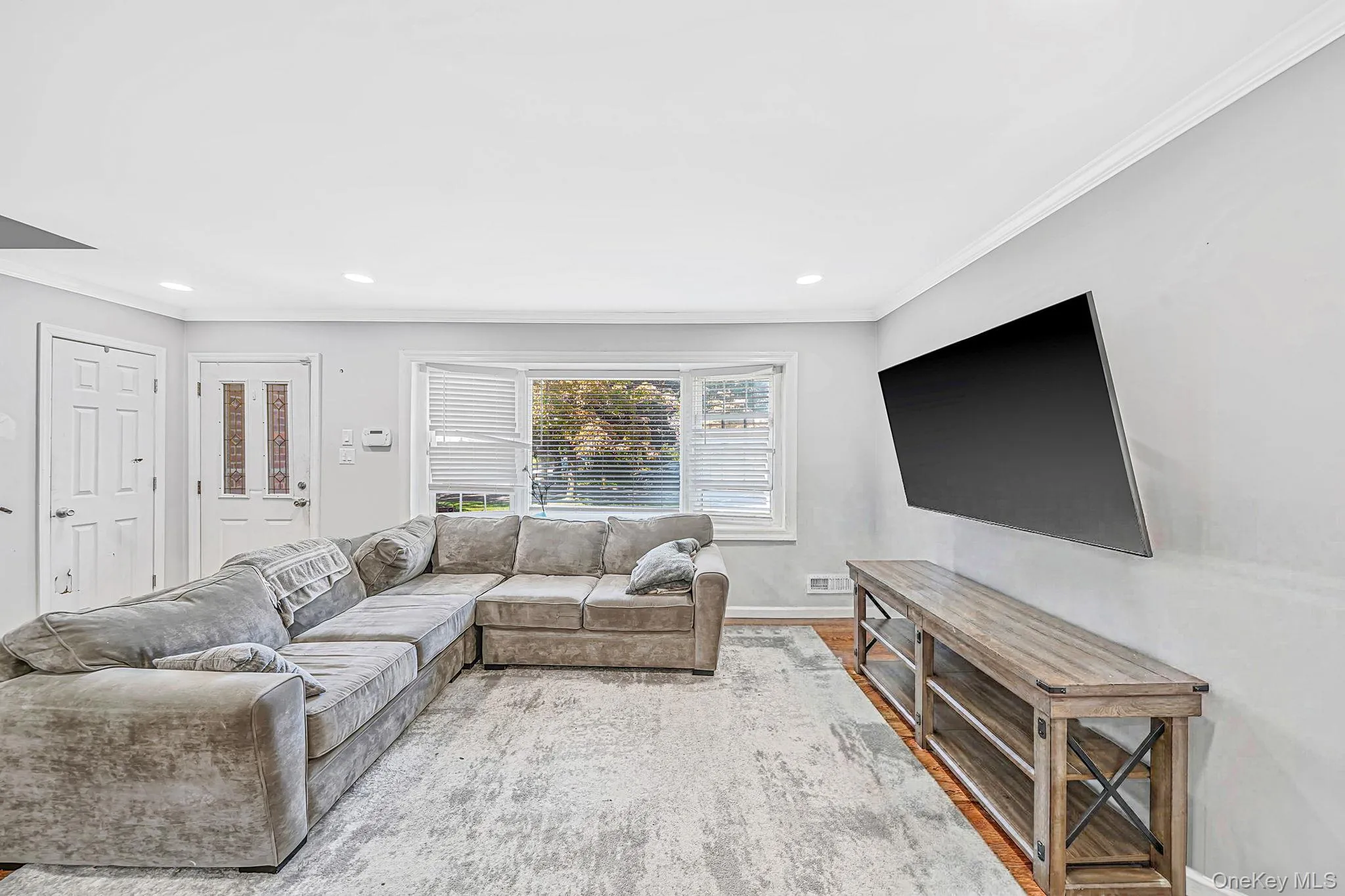 6 Otsego Place, Huntington, NY, 4 Bedrooms Bedrooms, 9 Rooms Rooms,1 BathroomBathrooms,Residential,For Rent,Otsego,0,1048882 6 Otsego Place, Huntington, NY, 4 Bedrooms Bedrooms, 9 Rooms Rooms,1 BathroomBathrooms,Residential,For Rent,Otsego,0,1048882