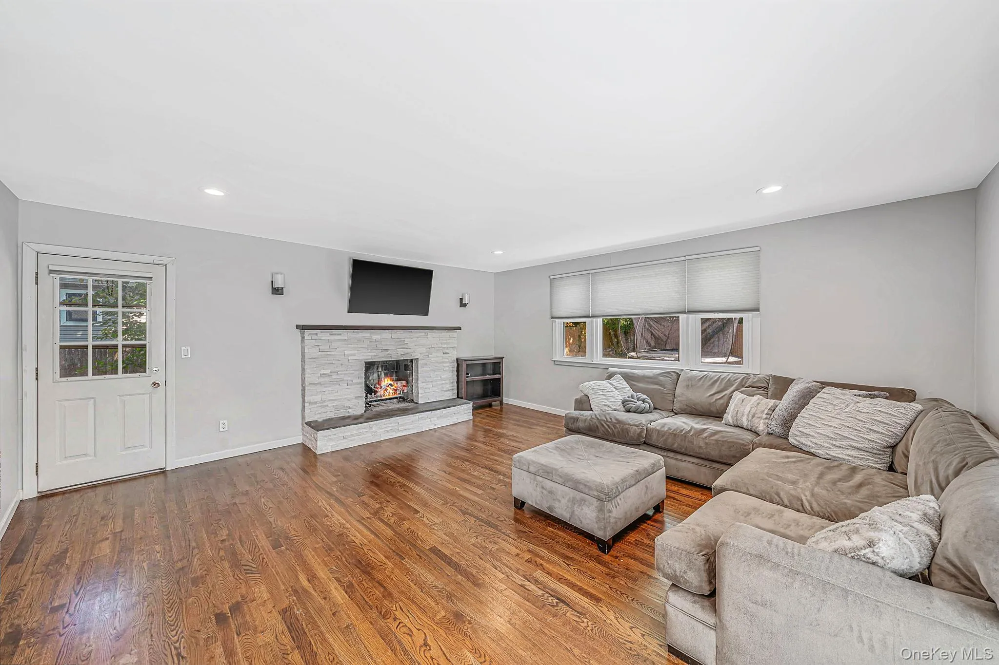 6 Otsego Place, Huntington, NY, 4 Bedrooms Bedrooms, 9 Rooms Rooms,1 BathroomBathrooms,Residential,For Rent,Otsego,0,1048882 6 Otsego Place, Huntington, NY, 4 Bedrooms Bedrooms, 9 Rooms Rooms,1 BathroomBathrooms,Residential,For Rent,Otsego,0,1048882