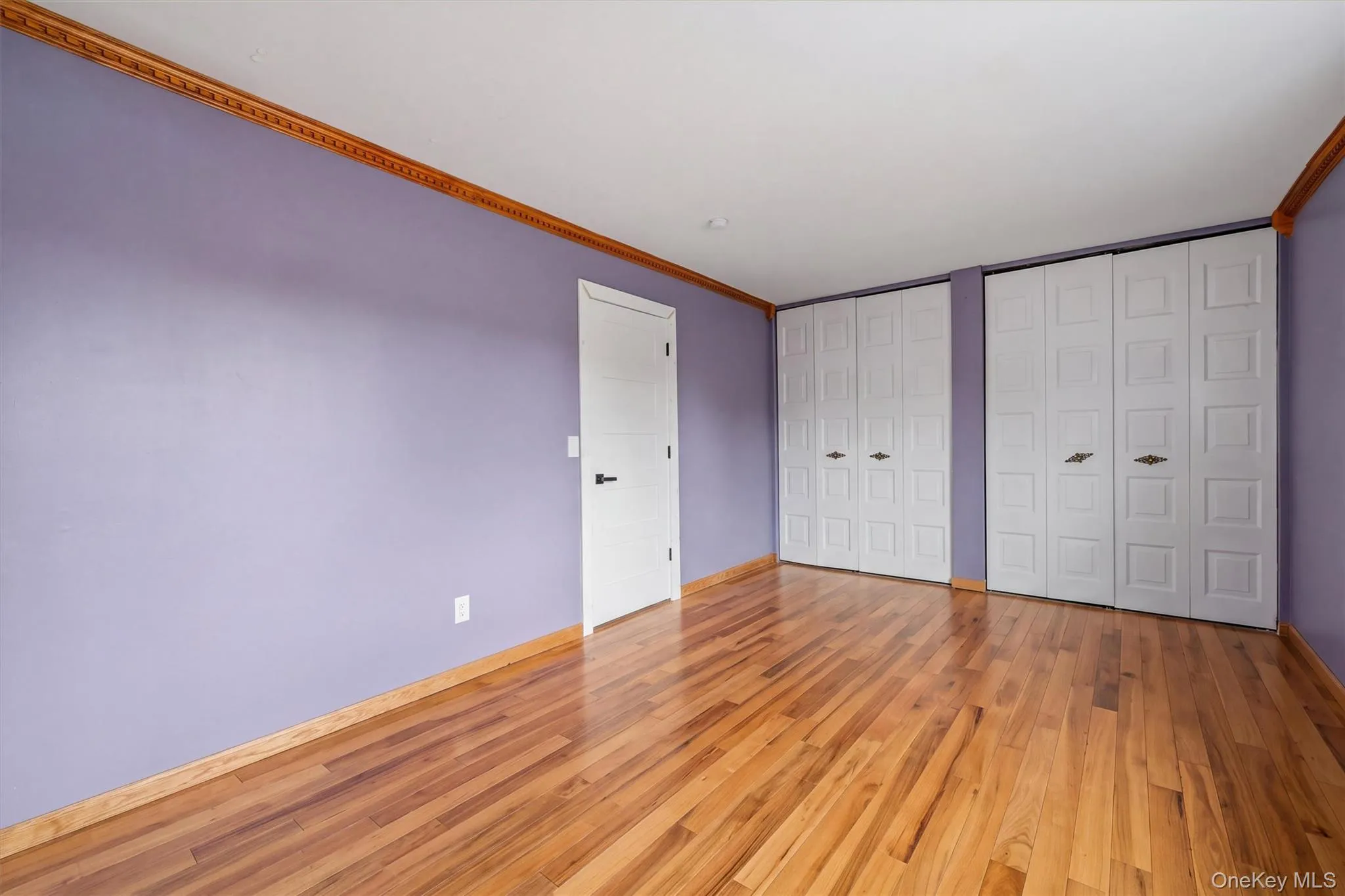 Master bedroom, dual closets Master bedroom, dual closets