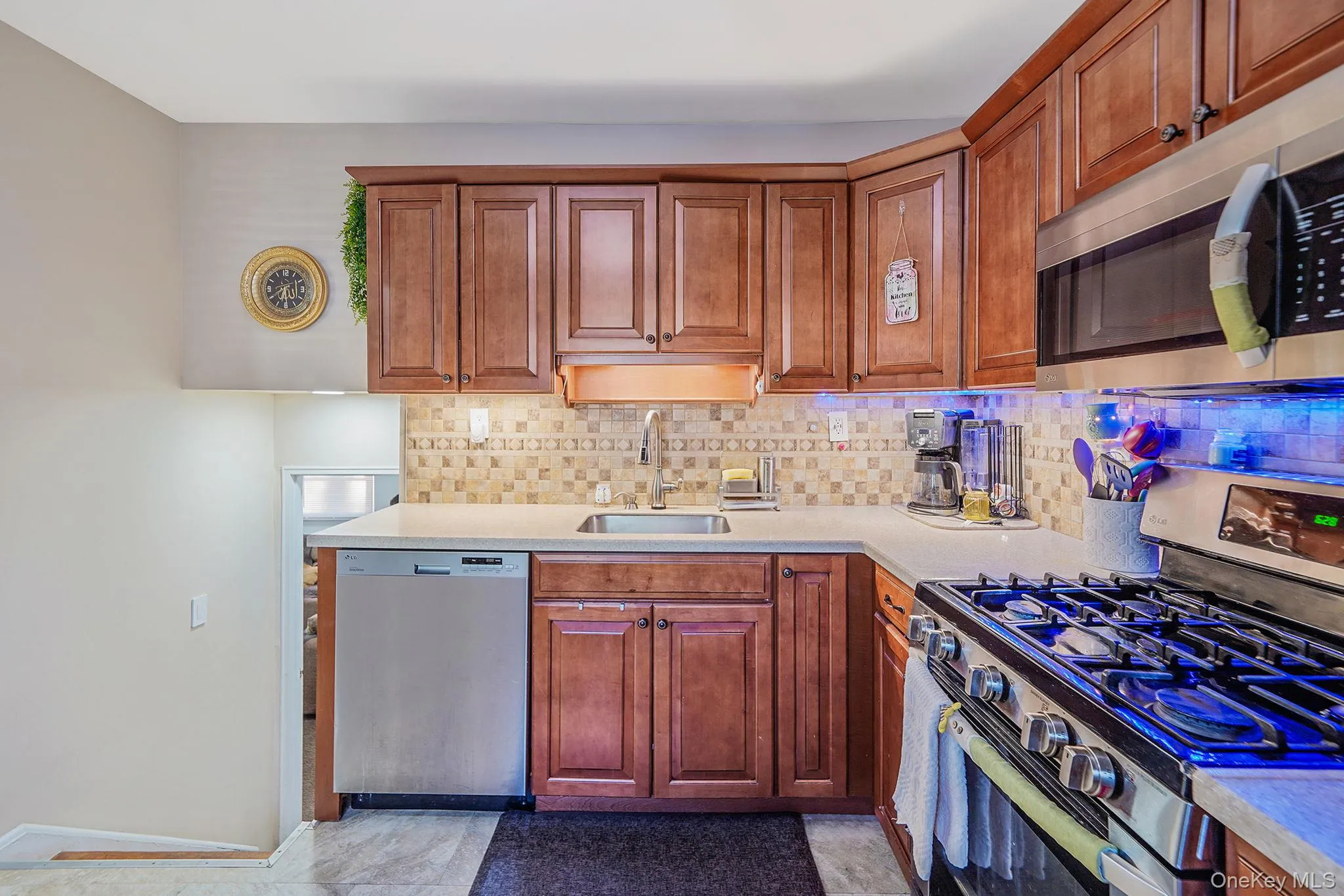 39 Superior Street, Brookhaven, NY, 3 Bedrooms Bedrooms, 9 Rooms Rooms,2 BathroomsBathrooms,Residential,For Rent,Superior,0,1048895 39 Superior Street, Brookhaven, NY, 3 Bedrooms Bedrooms, 9 Rooms Rooms,2 BathroomsBathrooms,Residential,For Rent,Superior,0,1048895
