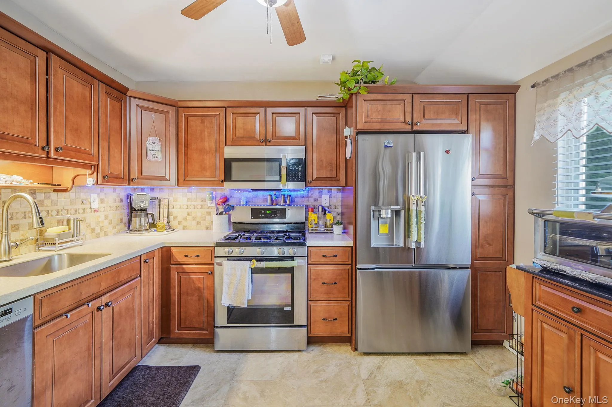 39 Superior Street, Brookhaven, NY, 3 Bedrooms Bedrooms, 9 Rooms Rooms,2 BathroomsBathrooms,Residential,For Rent,Superior,0,1048895 39 Superior Street, Brookhaven, NY, 3 Bedrooms Bedrooms, 9 Rooms Rooms,2 BathroomsBathrooms,Residential,For Rent,Superior,0,1048895