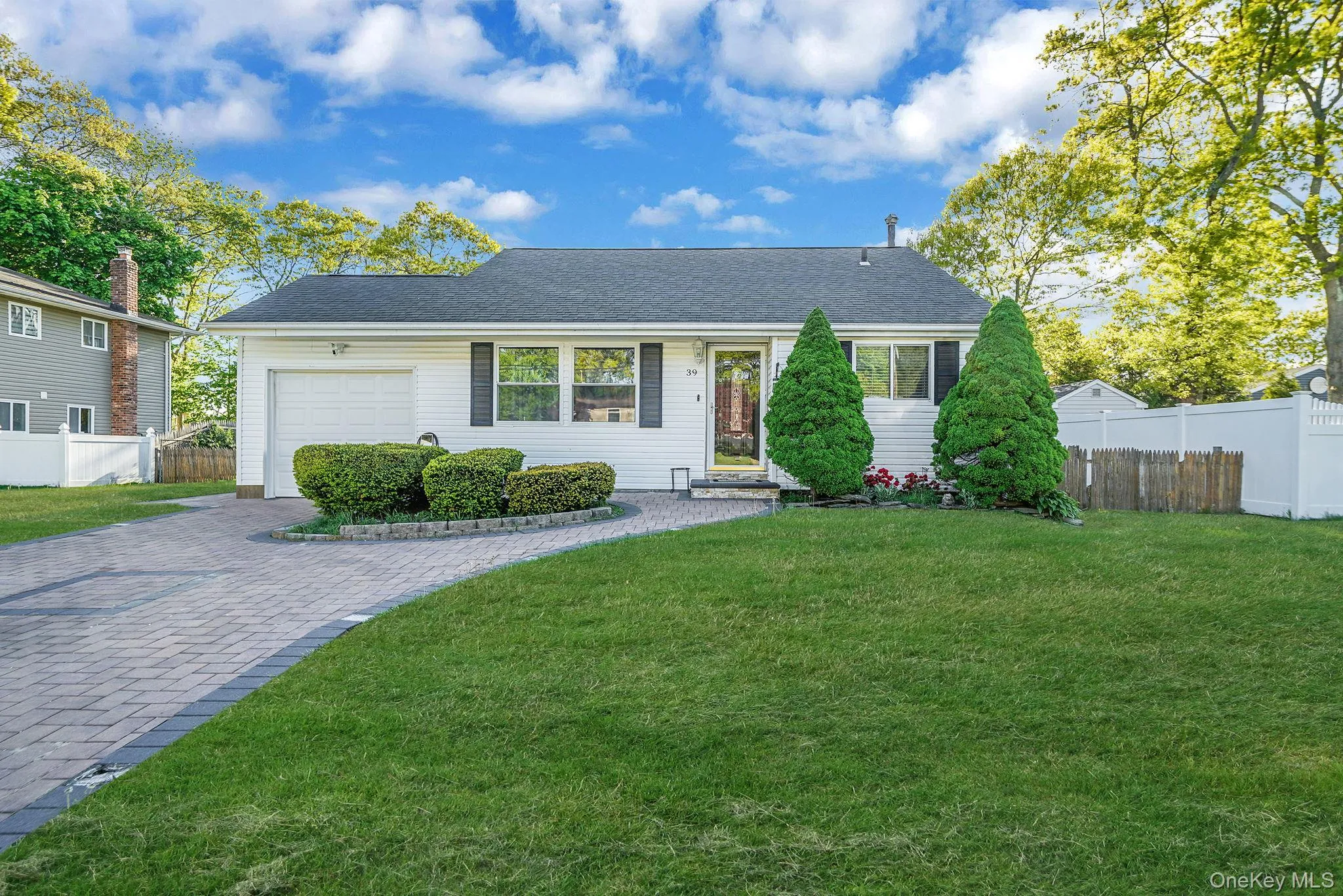 39 Superior Street, Brookhaven, NY, 3 Bedrooms Bedrooms, 9 Rooms Rooms,2 BathroomsBathrooms,Residential,For Rent,Superior,0,1048895 39 Superior Street, Brookhaven, NY, 3 Bedrooms Bedrooms, 9 Rooms Rooms,2 BathroomsBathrooms,Residential,For Rent,Superior,0,1048895