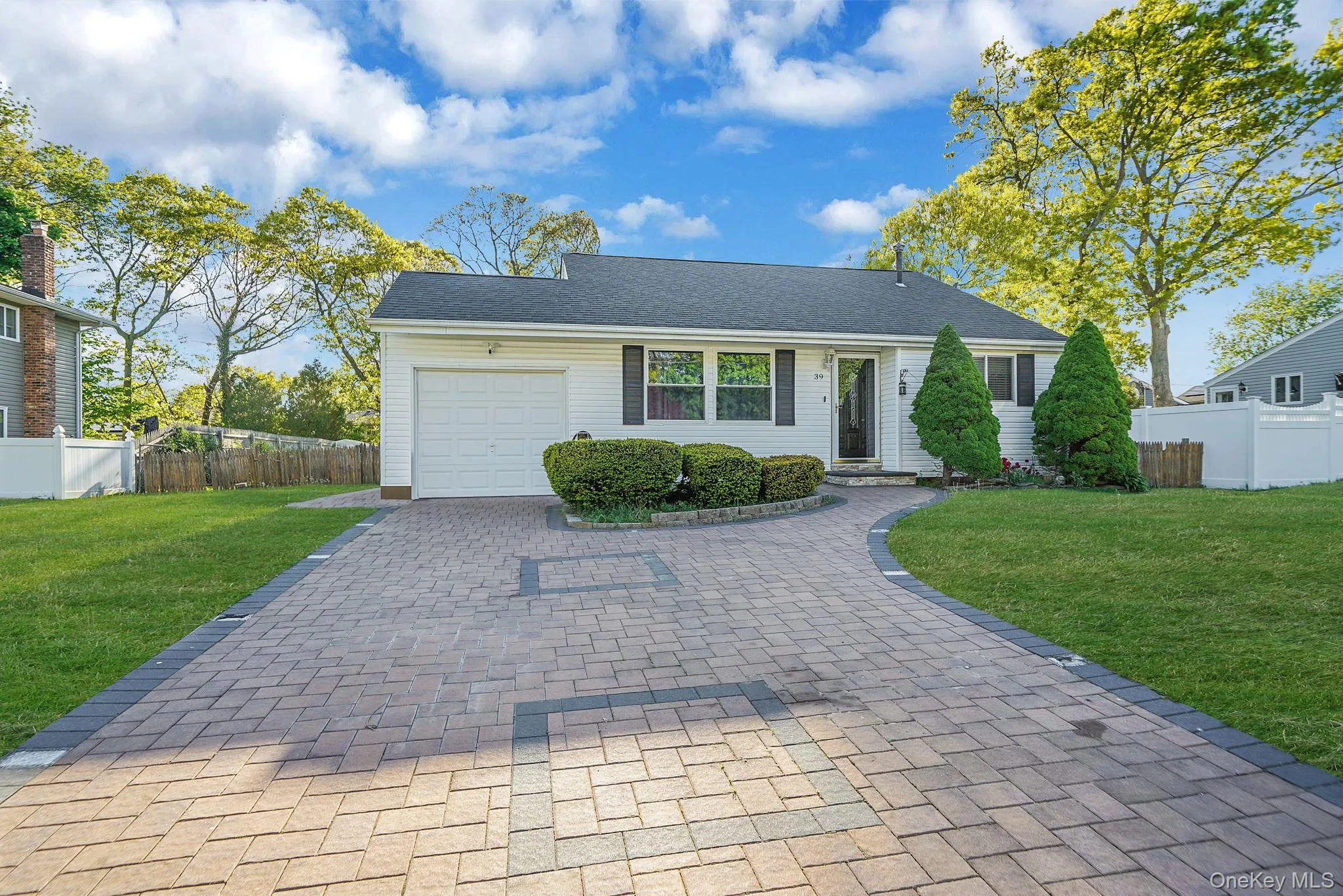 39 Superior Street, Brookhaven, NY, 3 Bedrooms Bedrooms, 9 Rooms Rooms,2 BathroomsBathrooms,Residential,For Rent,Superior,0,1048895 39 Superior Street, Brookhaven, NY, 3 Bedrooms Bedrooms, 9 Rooms Rooms,2 BathroomsBathrooms,Residential,For Rent,Superior,0,1048895