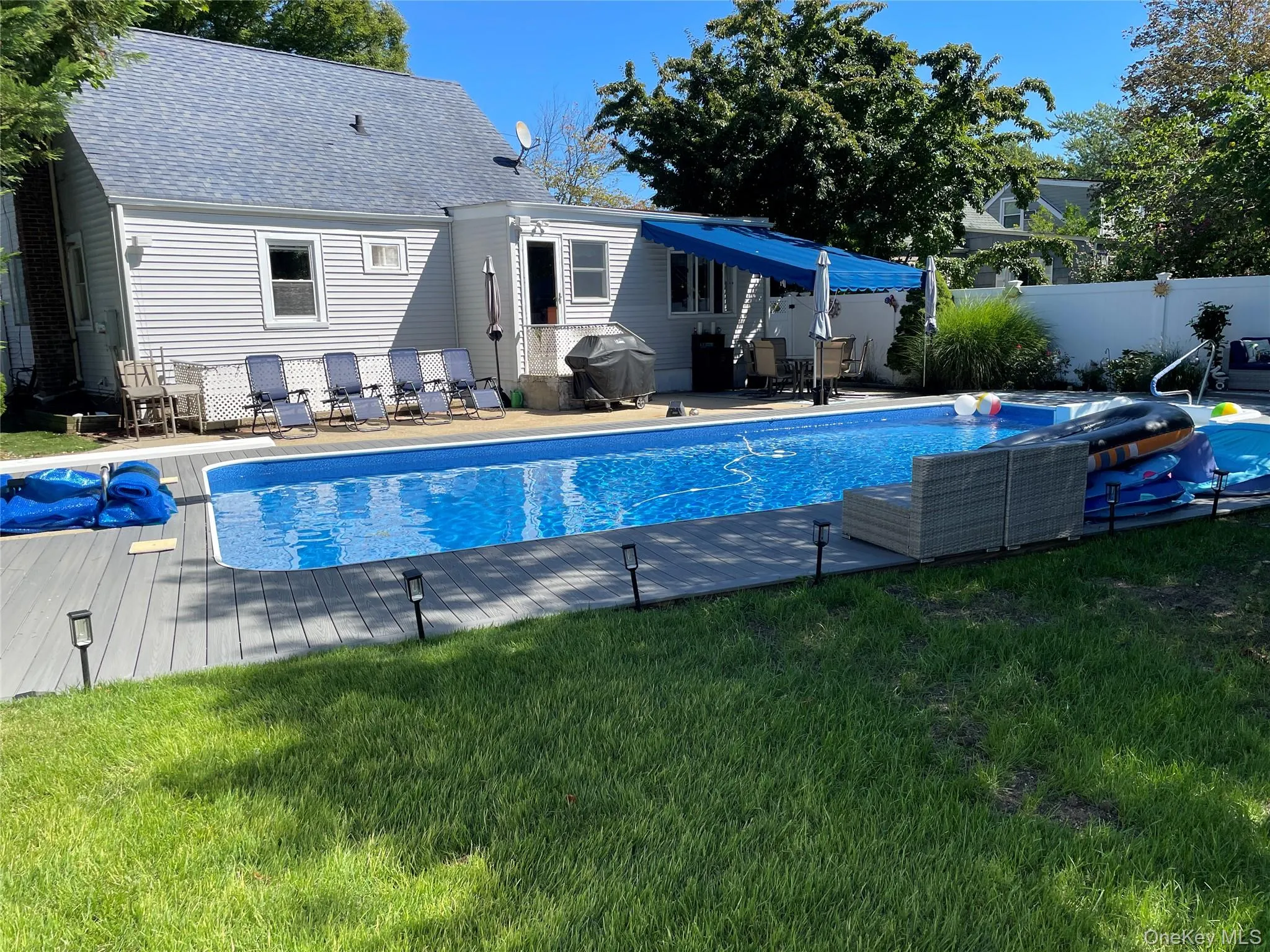 361 Clinton Avenue, Babylon, NY, 4 Bedrooms Bedrooms, 8 Rooms Rooms,1 BathroomBathrooms,Residential,For Rent,Clinton,0,1048896 361 Clinton Avenue, Babylon, NY, 4 Bedrooms Bedrooms, 8 Rooms Rooms,1 BathroomBathrooms,Residential,For Rent,Clinton,0,1048896