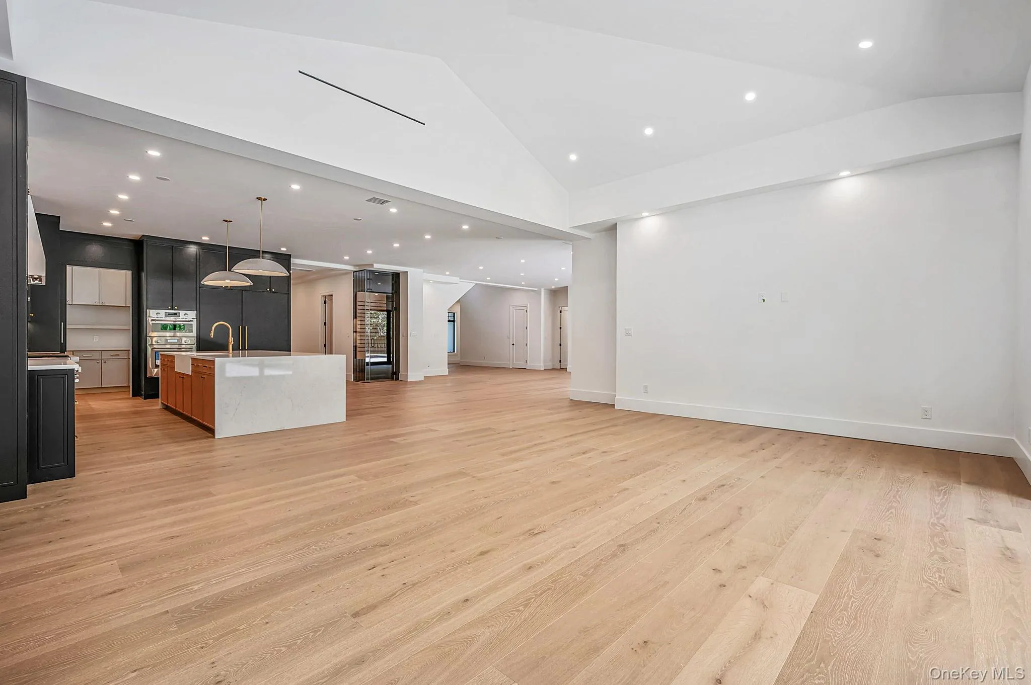 523 Long Beach Road, Smithtown, NY, 6 Bedrooms Bedrooms, 16 Rooms Rooms,5 BathroomsBathrooms,Residential,For Rent,Long Beach,0,1048898 523 Long Beach Road, Smithtown, NY, 6 Bedrooms Bedrooms, 16 Rooms Rooms,5 BathroomsBathrooms,Residential,For Rent,Long Beach,0,1048898
