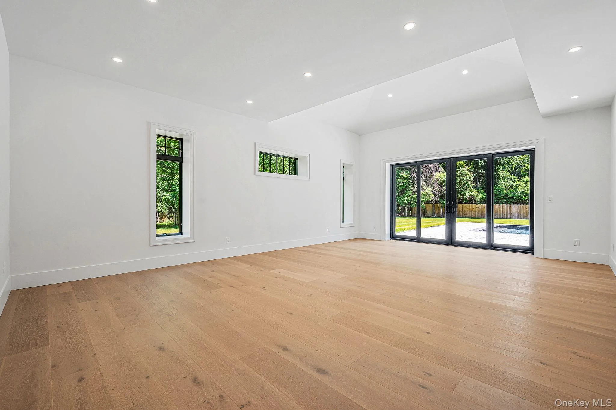 523 Long Beach Road, Smithtown, NY, 6 Bedrooms Bedrooms, 16 Rooms Rooms,5 BathroomsBathrooms,Residential,For Rent,Long Beach,0,1048898 523 Long Beach Road, Smithtown, NY, 6 Bedrooms Bedrooms, 16 Rooms Rooms,5 BathroomsBathrooms,Residential,For Rent,Long Beach,0,1048898