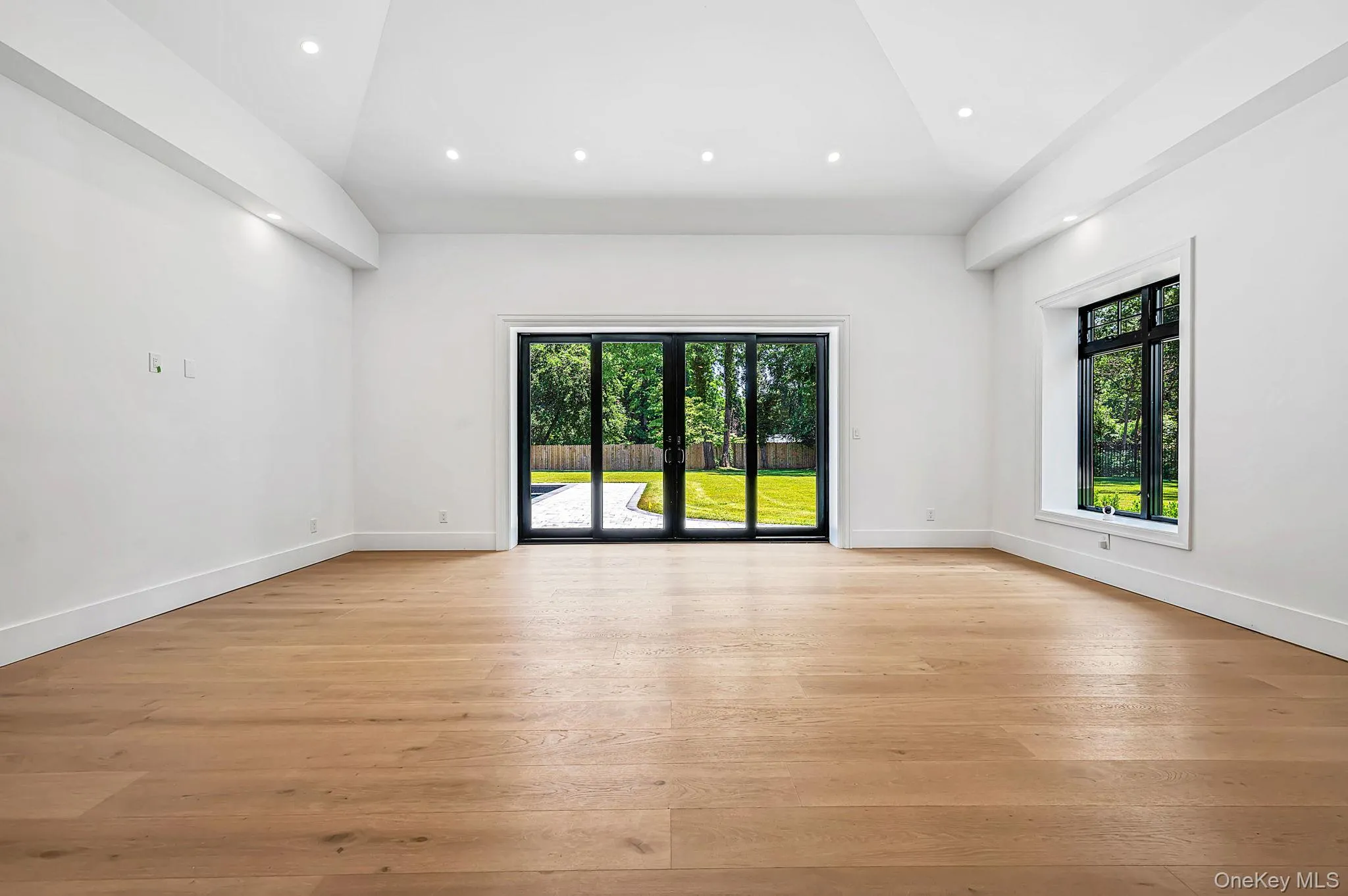 523 Long Beach Road, Smithtown, NY, 6 Bedrooms Bedrooms, 16 Rooms Rooms,5 BathroomsBathrooms,Residential,For Rent,Long Beach,0,1048898 523 Long Beach Road, Smithtown, NY, 6 Bedrooms Bedrooms, 16 Rooms Rooms,5 BathroomsBathrooms,Residential,For Rent,Long Beach,0,1048898