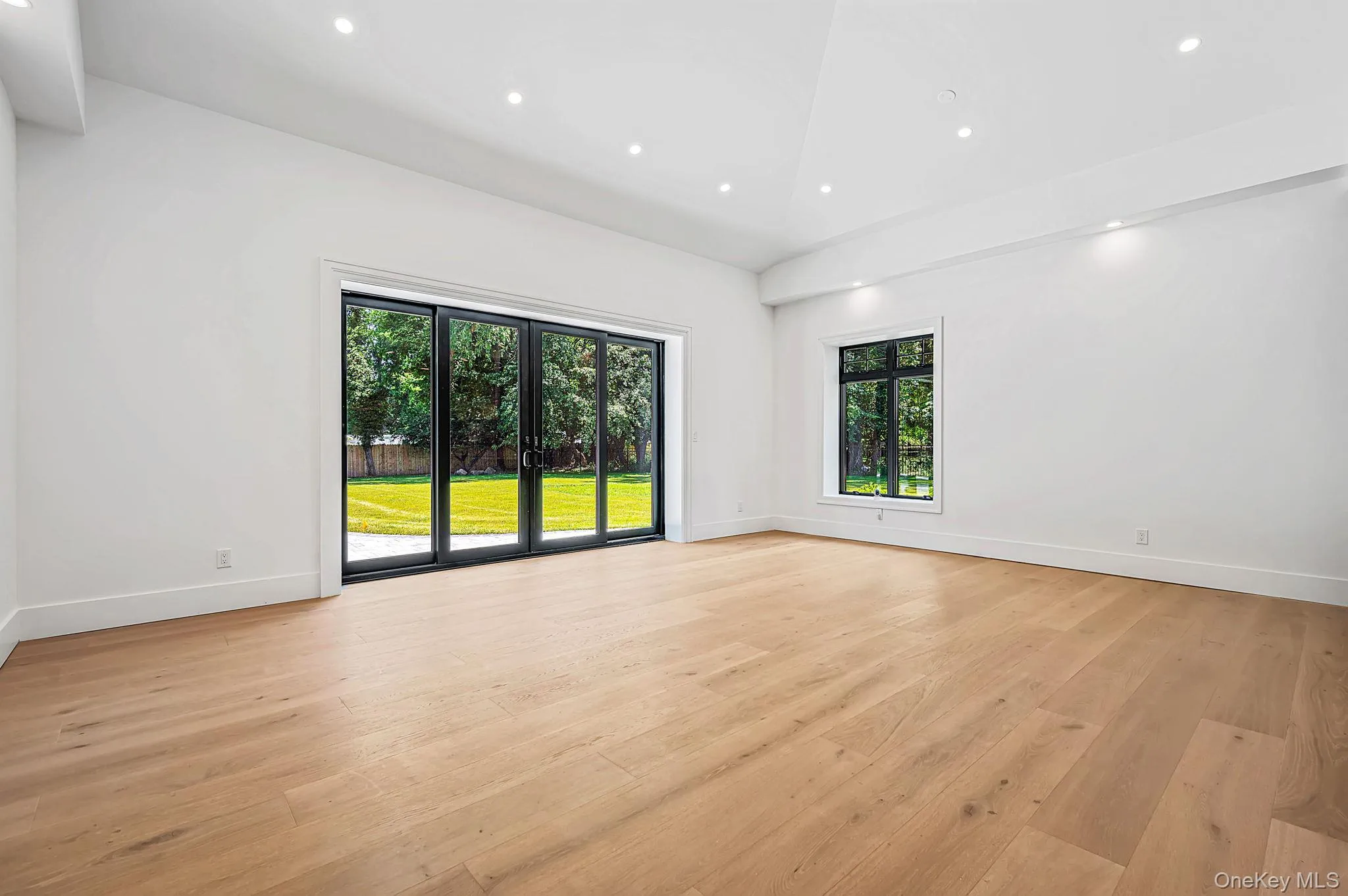 523 Long Beach Road, Smithtown, NY, 6 Bedrooms Bedrooms, 16 Rooms Rooms,5 BathroomsBathrooms,Residential,For Rent,Long Beach,0,1048898 523 Long Beach Road, Smithtown, NY, 6 Bedrooms Bedrooms, 16 Rooms Rooms,5 BathroomsBathrooms,Residential,For Rent,Long Beach,0,1048898