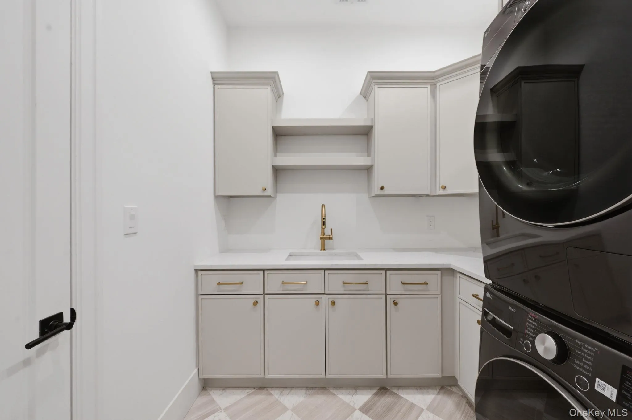 523 Long Beach Road, Smithtown, NY, 6 Bedrooms Bedrooms, 16 Rooms Rooms,5 BathroomsBathrooms,Residential,For Rent,Long Beach,0,1048898 523 Long Beach Road, Smithtown, NY, 6 Bedrooms Bedrooms, 16 Rooms Rooms,5 BathroomsBathrooms,Residential,For Rent,Long Beach,0,1048898