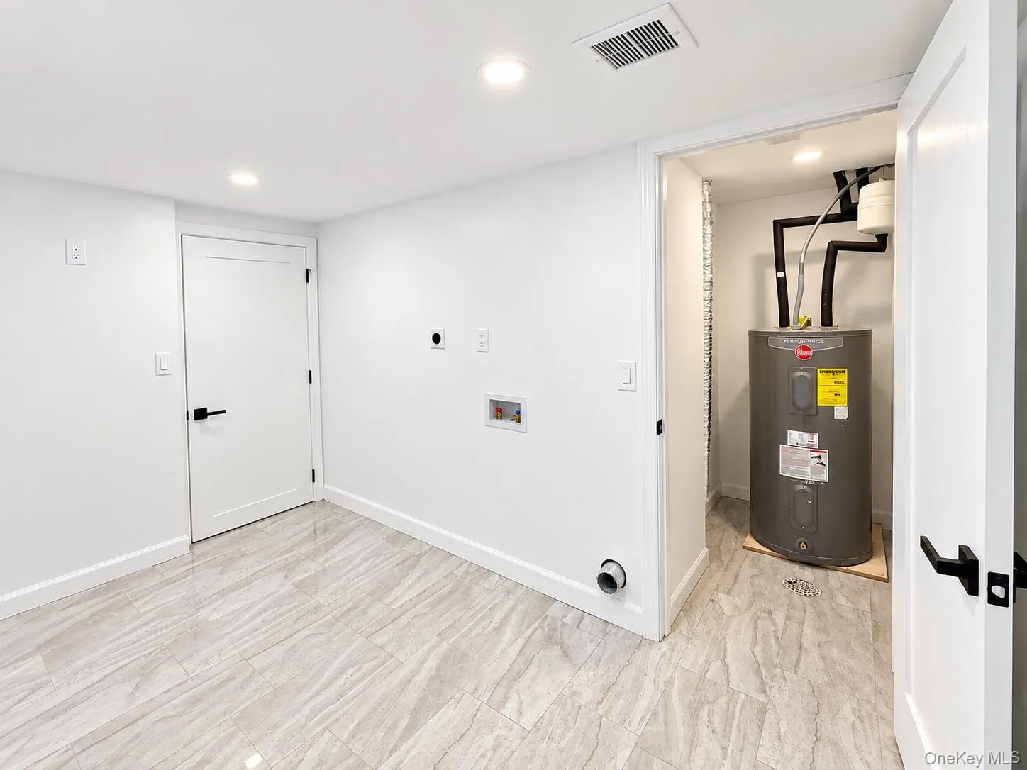 82 Ocean Avenue, Huntington, NY, 3 Bedrooms Bedrooms, 7 Rooms Rooms,2 BathroomsBathrooms,Residential,For Rent,Ocean,0,1048899 82 Ocean Avenue, Huntington, NY, 3 Bedrooms Bedrooms, 7 Rooms Rooms,2 BathroomsBathrooms,Residential,For Rent,Ocean,0,1048899