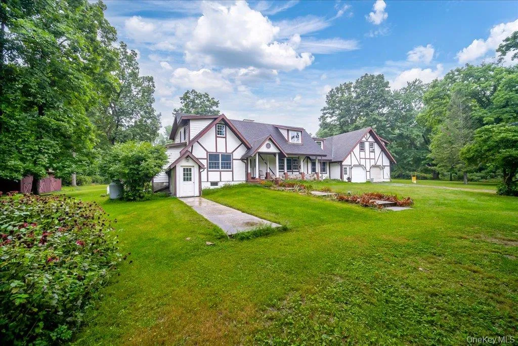 38 Nine Partners Road, Clinton, NY, 8 Bedrooms Bedrooms, 16 Rooms Rooms,4 BathroomsBathrooms,Residential,For Rent,Nine Partners,0,1048900 38 Nine Partners Road, Clinton, NY, 8 Bedrooms Bedrooms, 16 Rooms Rooms,4 BathroomsBathrooms,Residential,For Rent,Nine Partners,0,1048900