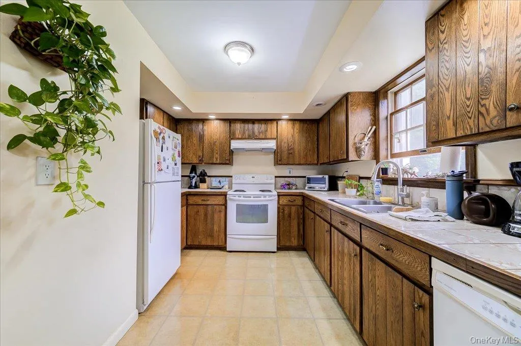 38 Nine Partners Road, Clinton, NY, 8 Bedrooms Bedrooms, 16 Rooms Rooms,4 BathroomsBathrooms,Residential,For Rent,Nine Partners,0,1048900 38 Nine Partners Road, Clinton, NY, 8 Bedrooms Bedrooms, 16 Rooms Rooms,4 BathroomsBathrooms,Residential,For Rent,Nine Partners,0,1048900