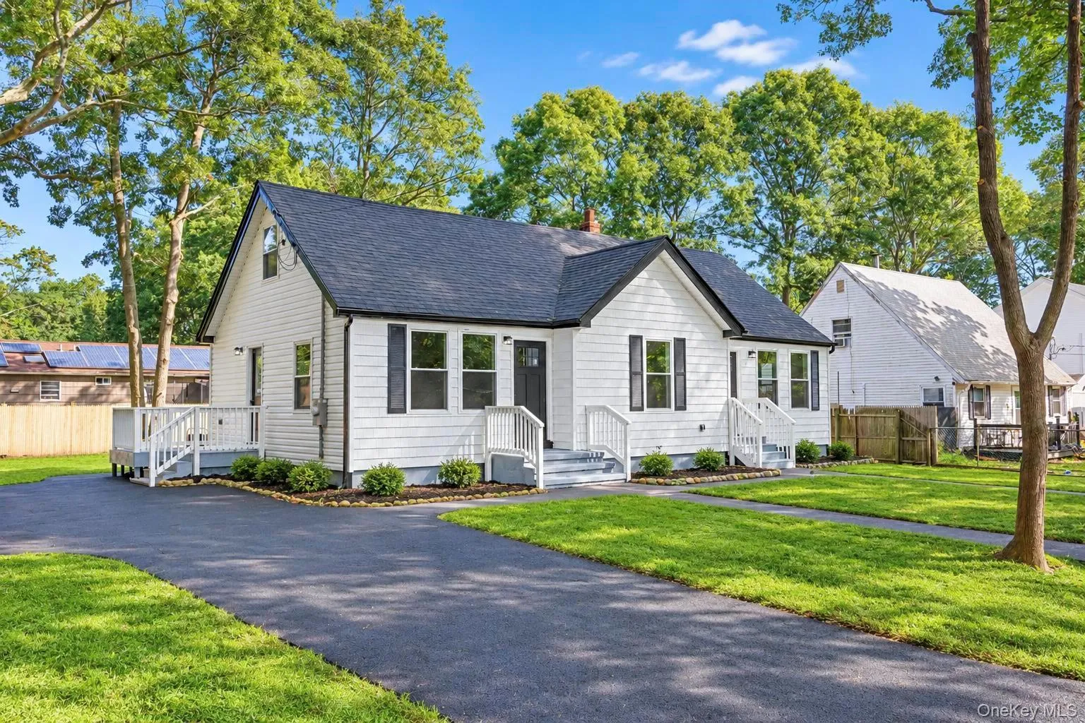 11 1st Place, Brookhaven, NY, 5 Bedrooms Bedrooms, 12 Rooms Rooms,4 BathroomsBathrooms,Residential,For Rent,1st,0,1048905 11 1st Place, Brookhaven, NY, 5 Bedrooms Bedrooms, 12 Rooms Rooms,4 BathroomsBathrooms,Residential,For Rent,1st,0,1048905