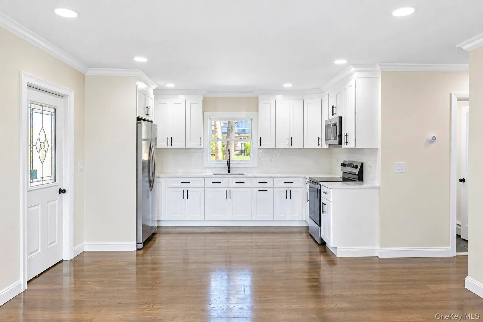 11 1st Place, Brookhaven, NY, 5 Bedrooms Bedrooms, 12 Rooms Rooms,4 BathroomsBathrooms,Residential,For Rent,1st,0,1048905 11 1st Place, Brookhaven, NY, 5 Bedrooms Bedrooms, 12 Rooms Rooms,4 BathroomsBathrooms,Residential,For Rent,1st,0,1048905