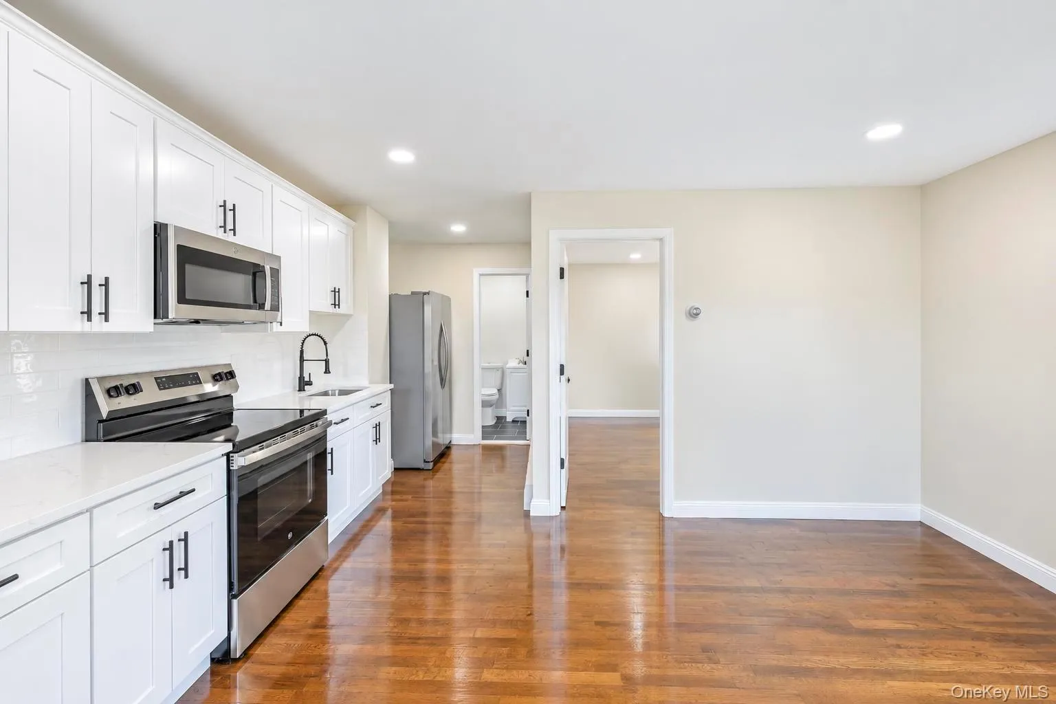 11 1st Place, Brookhaven, NY, 5 Bedrooms Bedrooms, 12 Rooms Rooms,4 BathroomsBathrooms,Residential,For Rent,1st,0,1048905 11 1st Place, Brookhaven, NY, 5 Bedrooms Bedrooms, 12 Rooms Rooms,4 BathroomsBathrooms,Residential,For Rent,1st,0,1048905