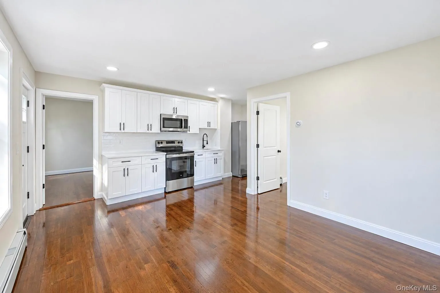 11 1st Place, Brookhaven, NY, 5 Bedrooms Bedrooms, 12 Rooms Rooms,4 BathroomsBathrooms,Residential,For Rent,1st,0,1048905 11 1st Place, Brookhaven, NY, 5 Bedrooms Bedrooms, 12 Rooms Rooms,4 BathroomsBathrooms,Residential,For Rent,1st,0,1048905