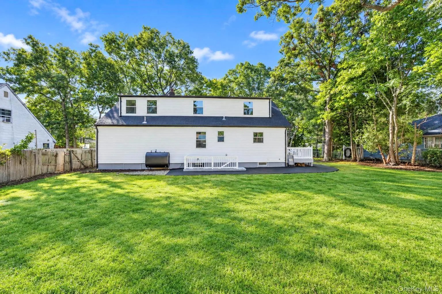 11 1st Place, Brookhaven, NY, 5 Bedrooms Bedrooms, 12 Rooms Rooms,4 BathroomsBathrooms,Residential,For Rent,1st,0,1048905 11 1st Place, Brookhaven, NY, 5 Bedrooms Bedrooms, 12 Rooms Rooms,4 BathroomsBathrooms,Residential,For Rent,1st,0,1048905