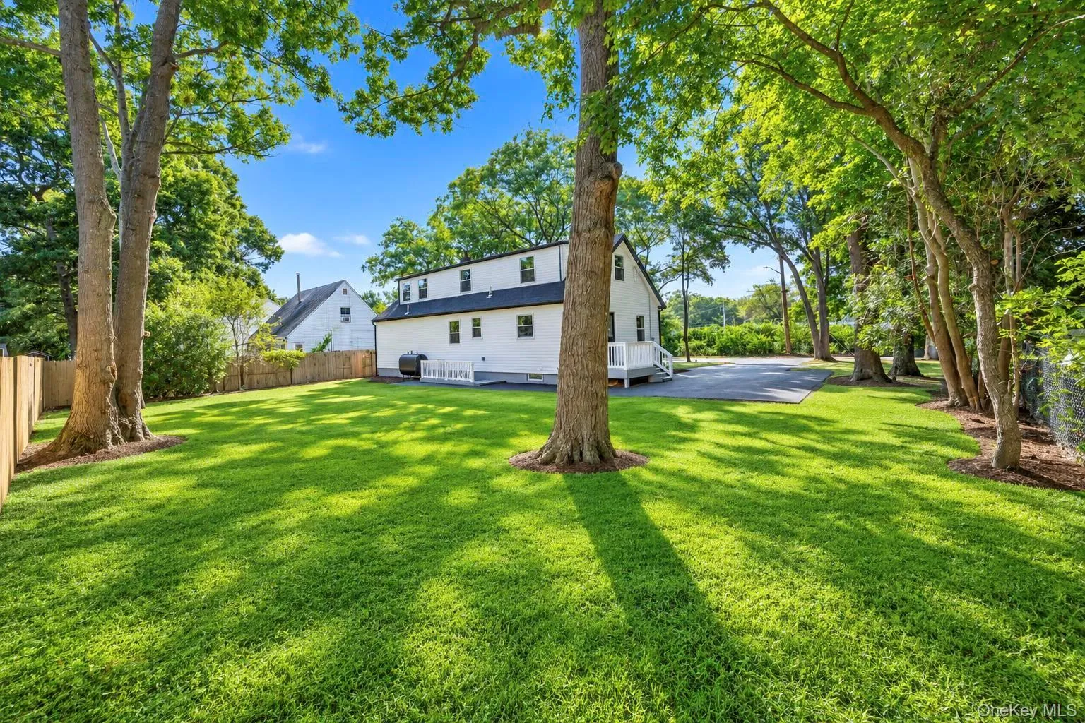 11 1st Place, Brookhaven, NY, 5 Bedrooms Bedrooms, 12 Rooms Rooms,4 BathroomsBathrooms,Residential,For Rent,1st,0,1048905 11 1st Place, Brookhaven, NY, 5 Bedrooms Bedrooms, 12 Rooms Rooms,4 BathroomsBathrooms,Residential,For Rent,1st,0,1048905