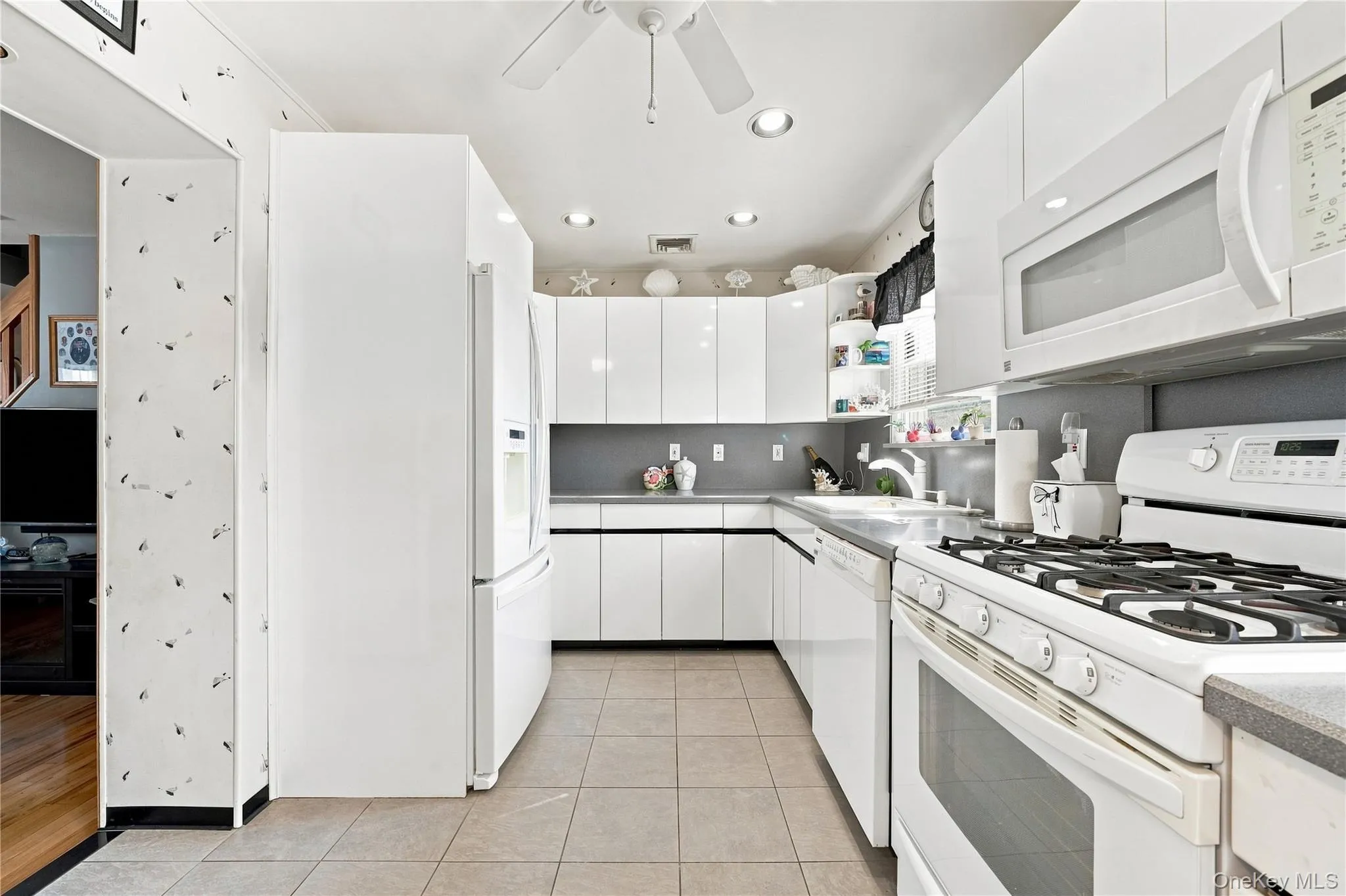 310 Audley Court, Babylon, NY, 5 Bedrooms Bedrooms, 8 Rooms Rooms,2 BathroomsBathrooms,Residential,For Rent,Audley,0,1048906 310 Audley Court, Babylon, NY, 5 Bedrooms Bedrooms, 8 Rooms Rooms,2 BathroomsBathrooms,Residential,For Rent,Audley,0,1048906