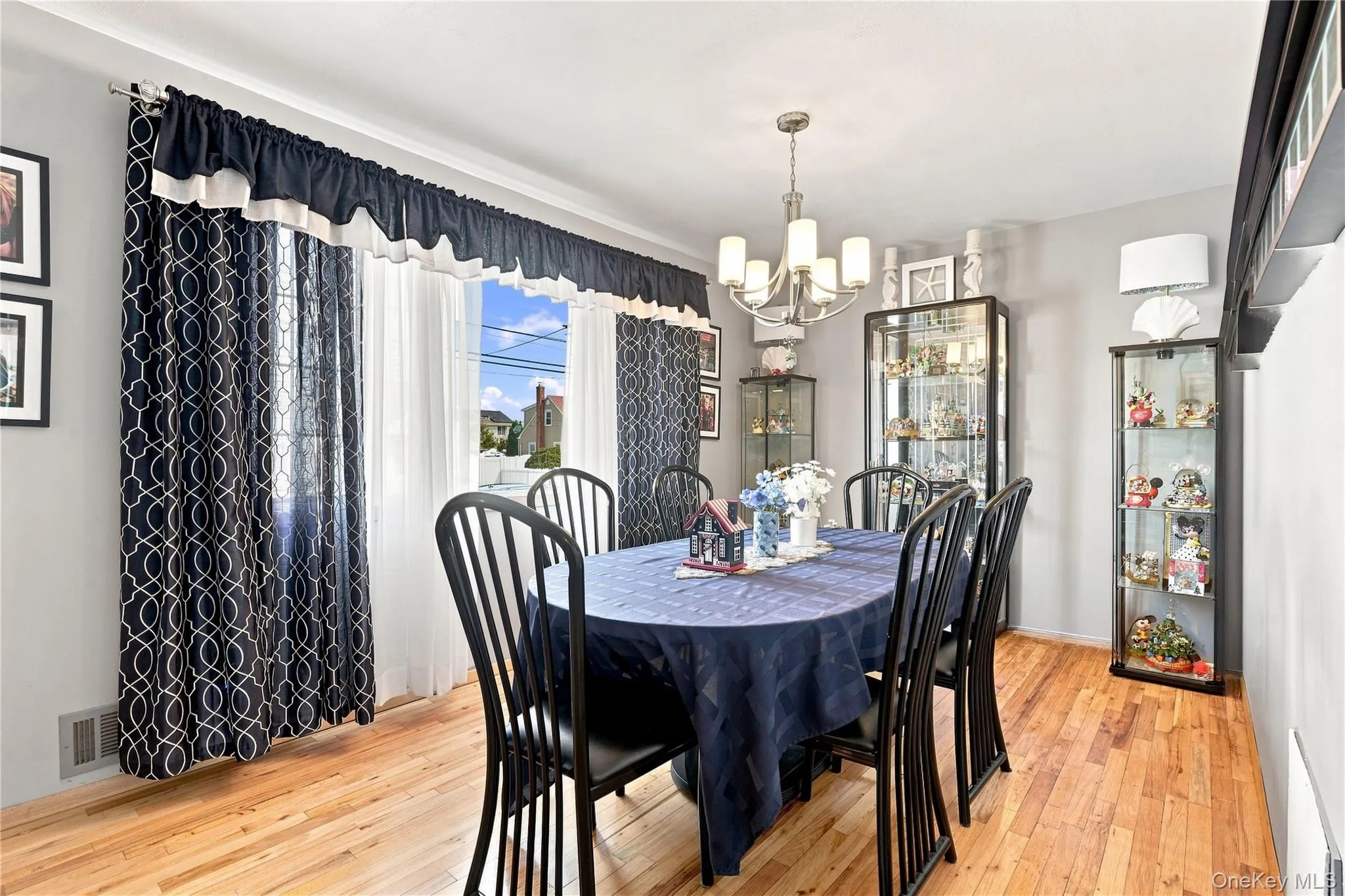 310 Audley Court, Babylon, NY, 5 Bedrooms Bedrooms, 8 Rooms Rooms,2 BathroomsBathrooms,Residential,For Rent,Audley,0,1048906 310 Audley Court, Babylon, NY, 5 Bedrooms Bedrooms, 8 Rooms Rooms,2 BathroomsBathrooms,Residential,For Rent,Audley,0,1048906